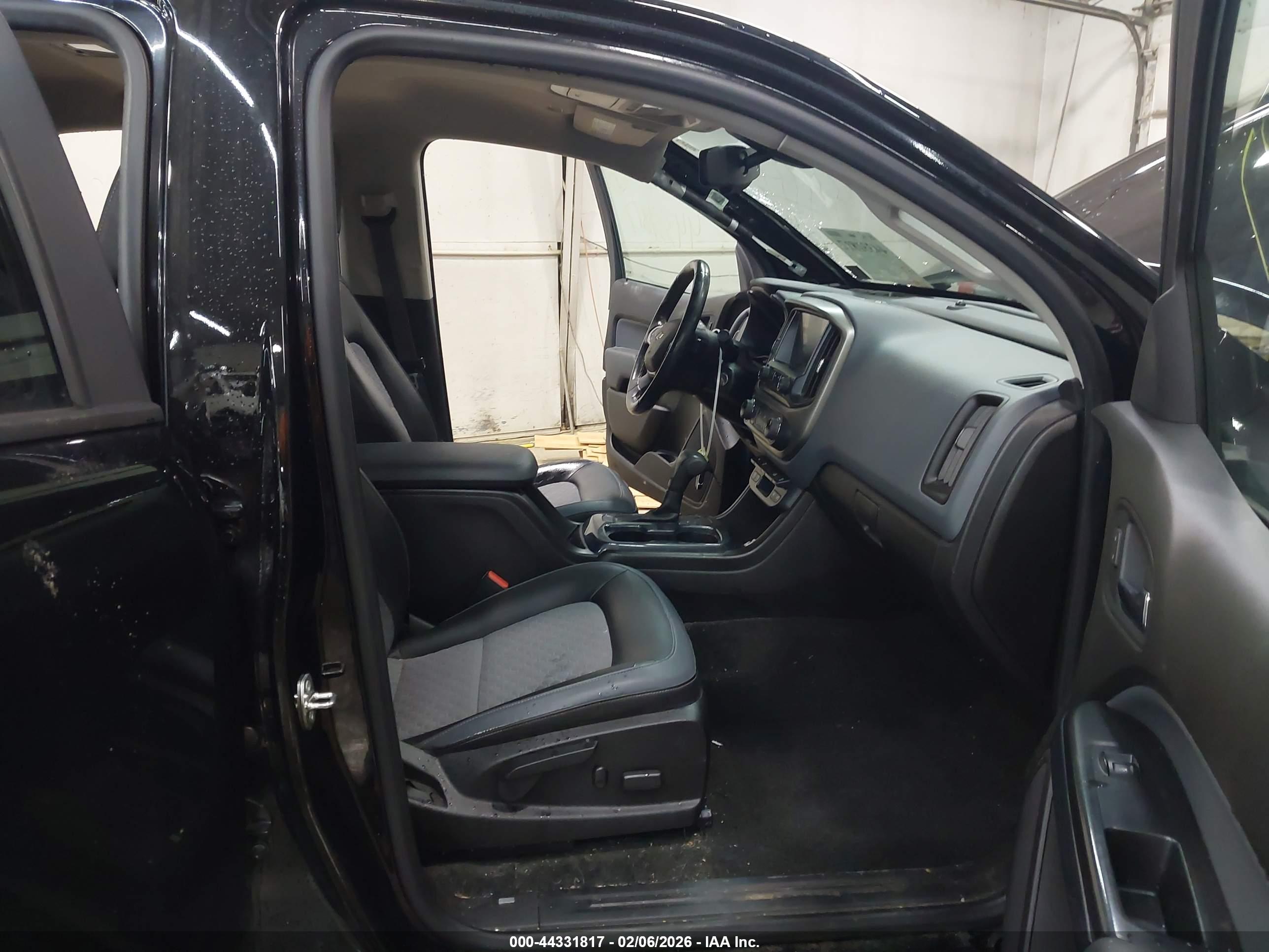 CHEVROLET COLORADO image 5