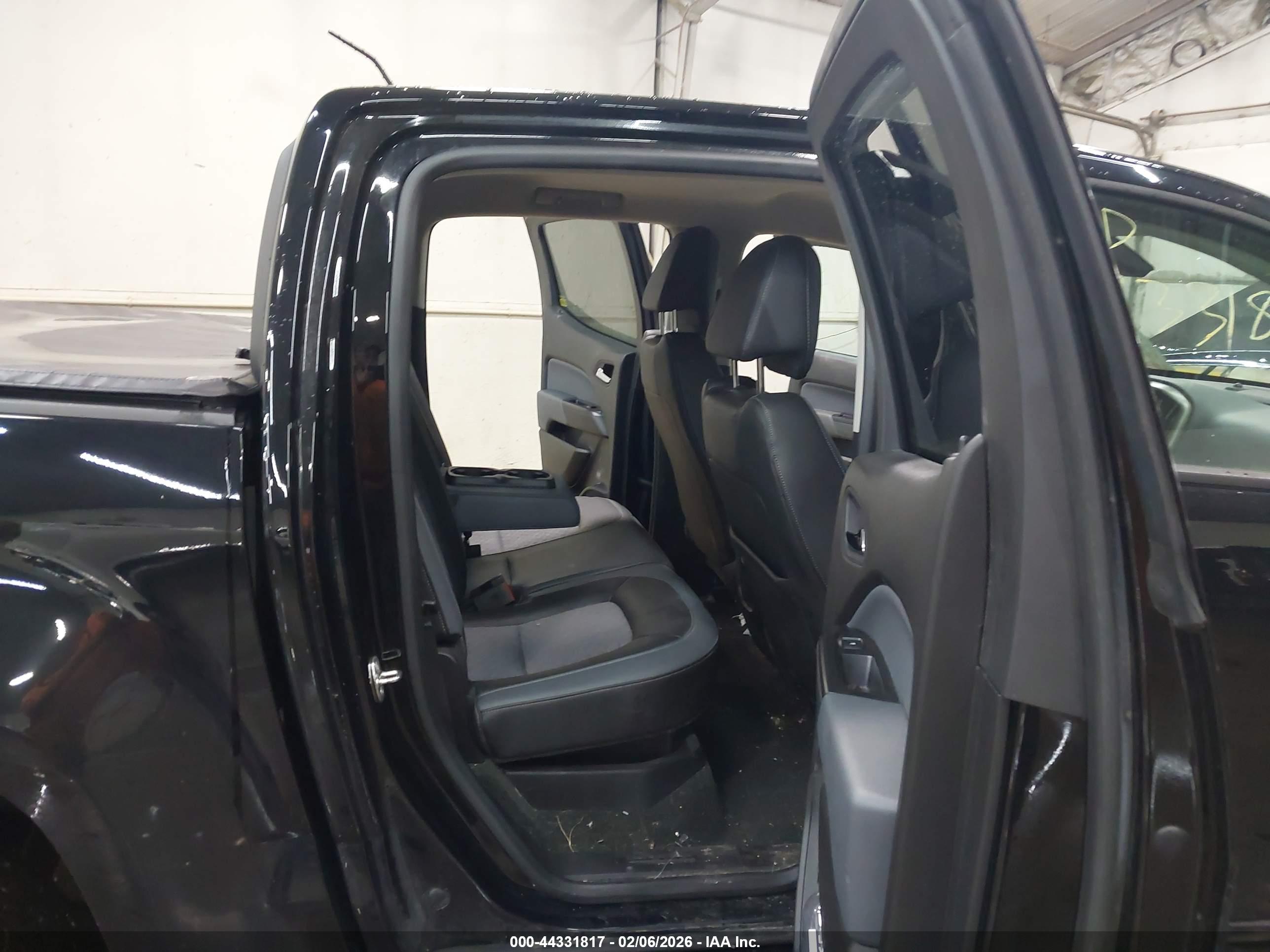 CHEVROLET COLORADO image 8