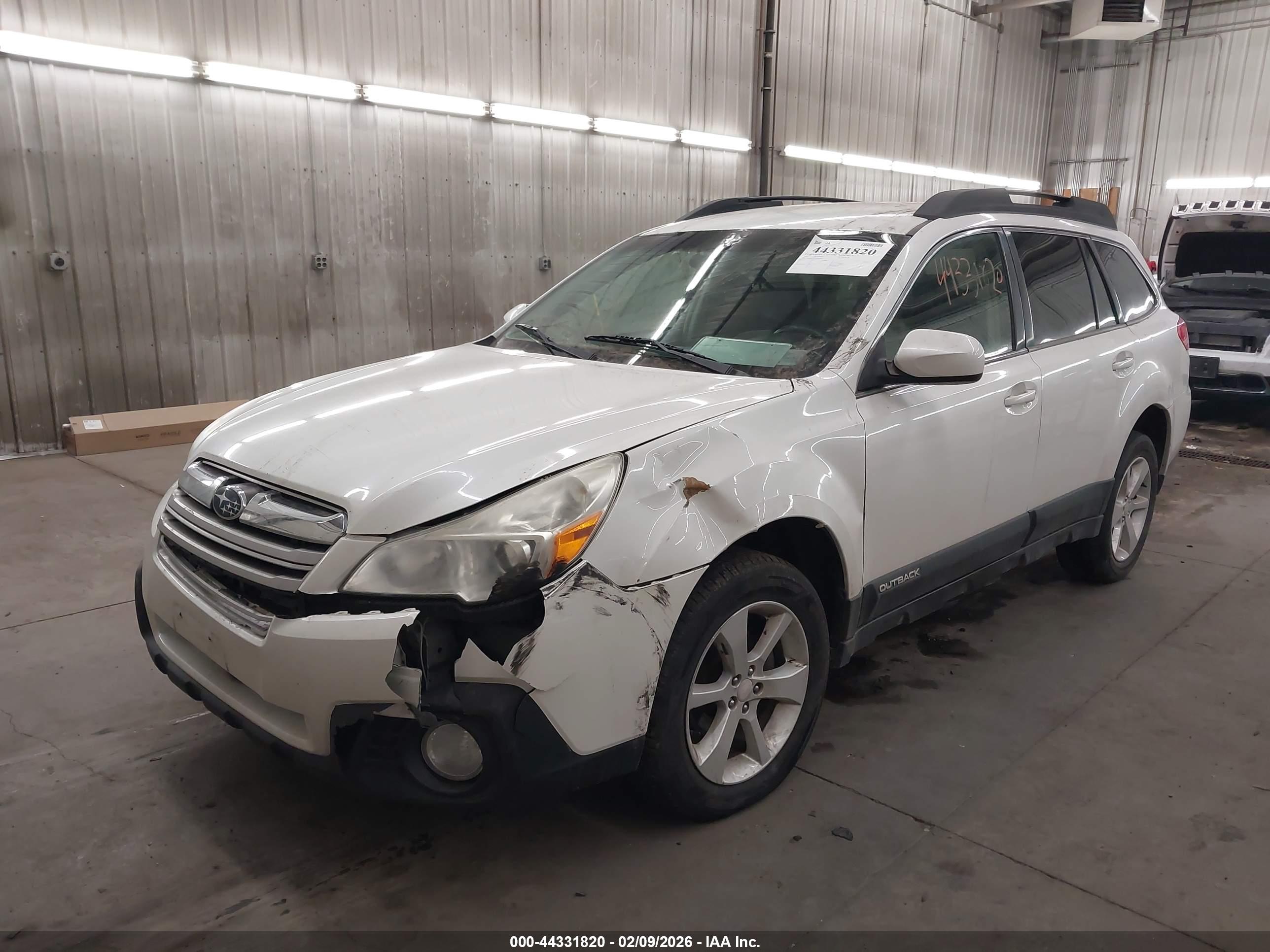 SUBARU OUTBACK image 2