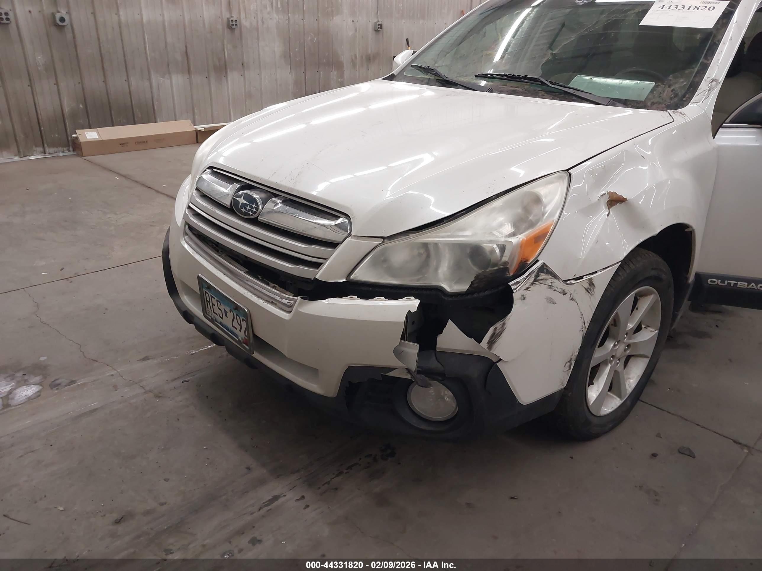 SUBARU OUTBACK image 6