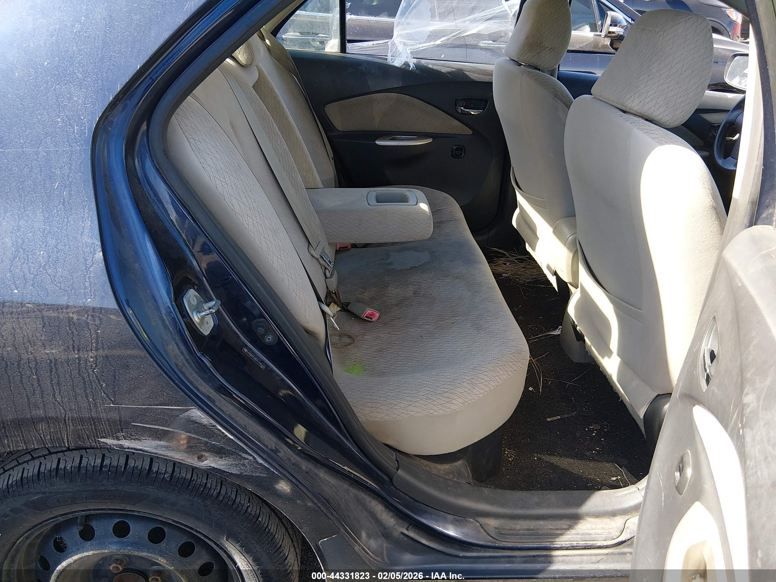 TOYOTA YARIS image 8