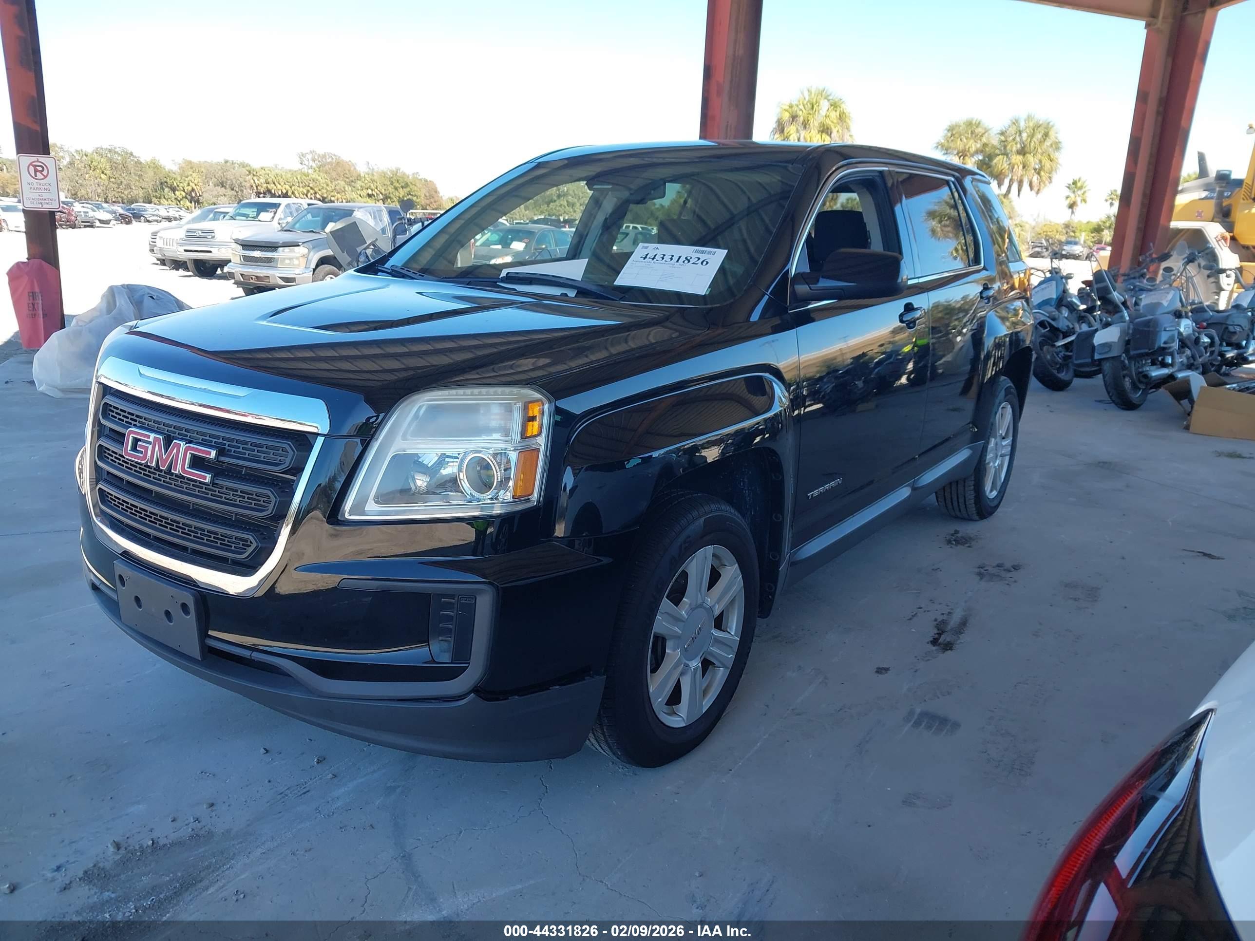 GMC TERRAIN image 2
