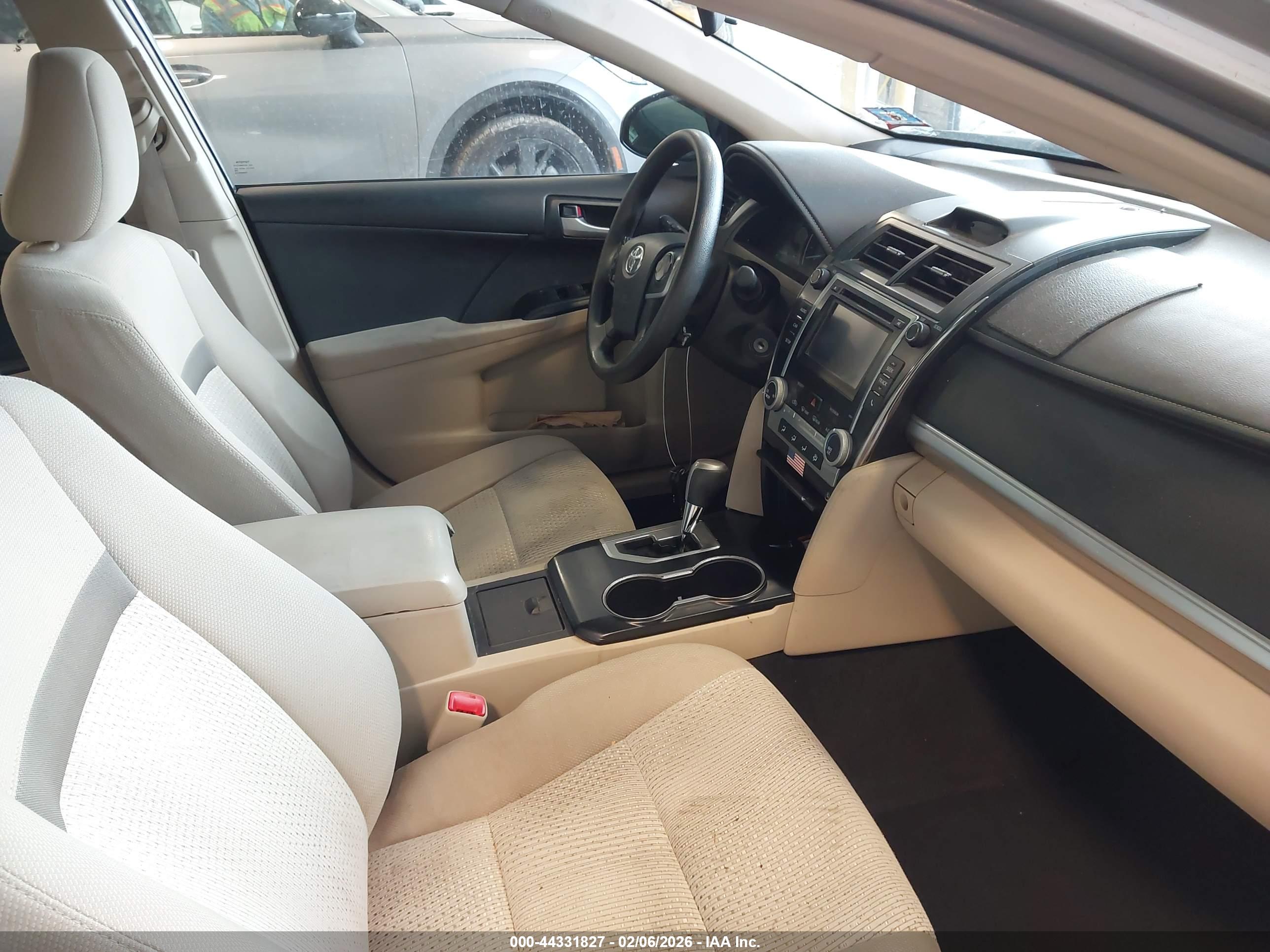 TOYOTA CAMRY image 5