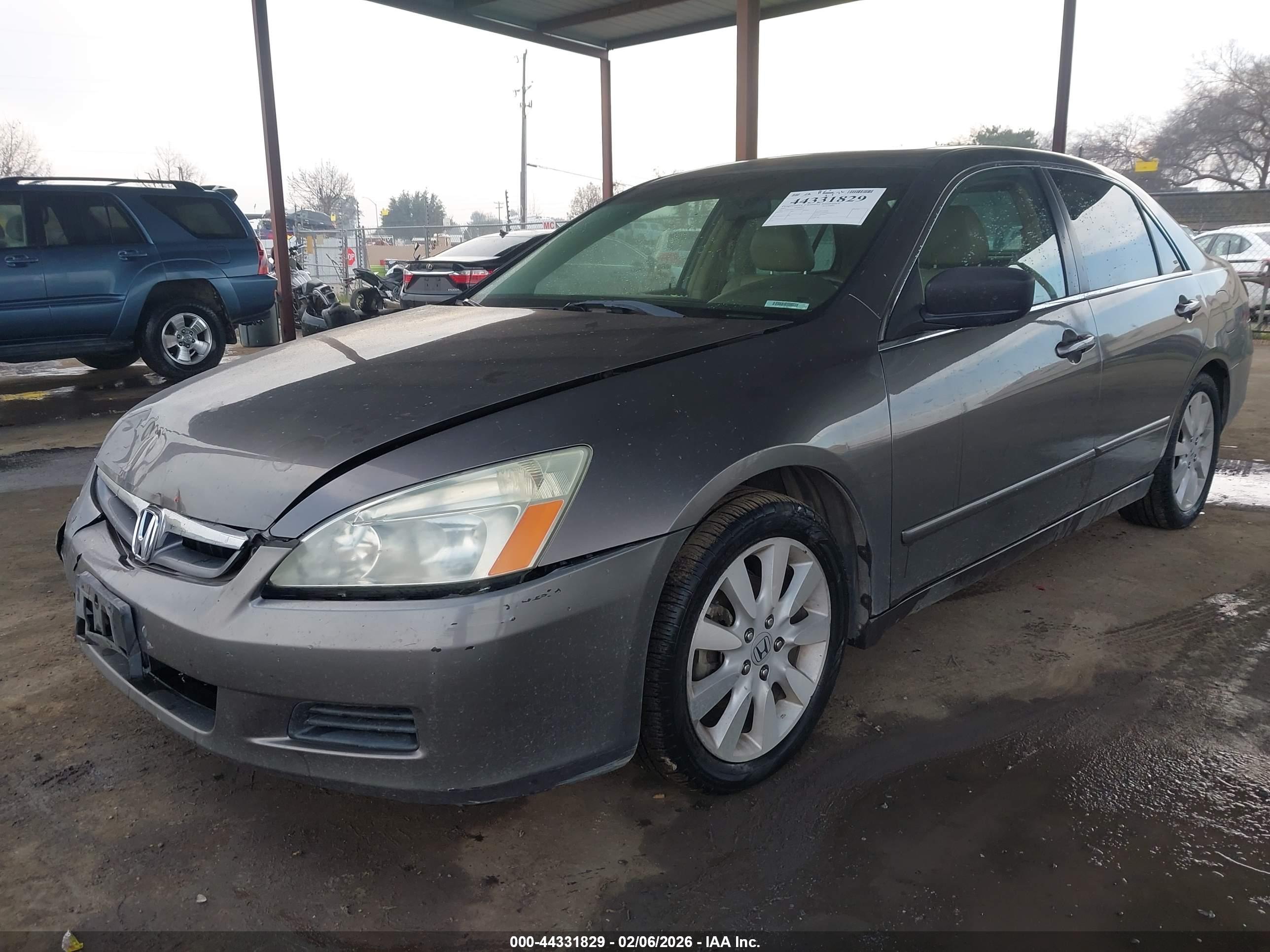 HONDA ACCORD image 2