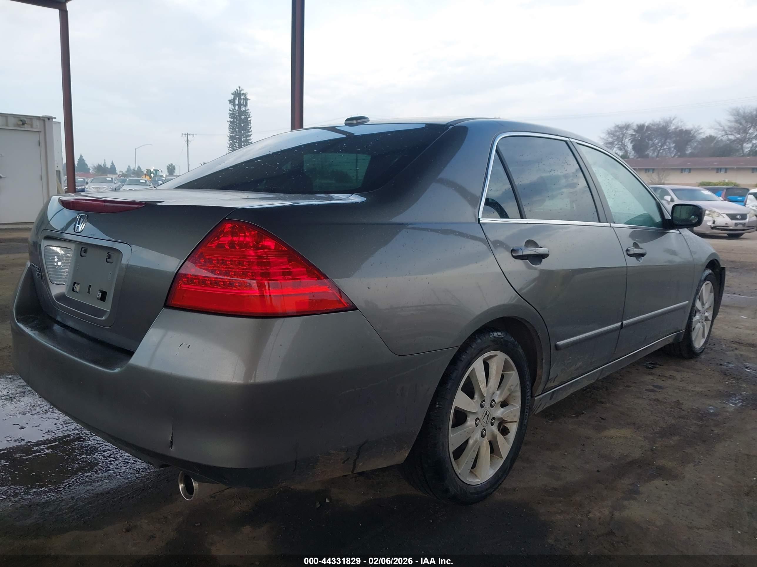 HONDA ACCORD image 4