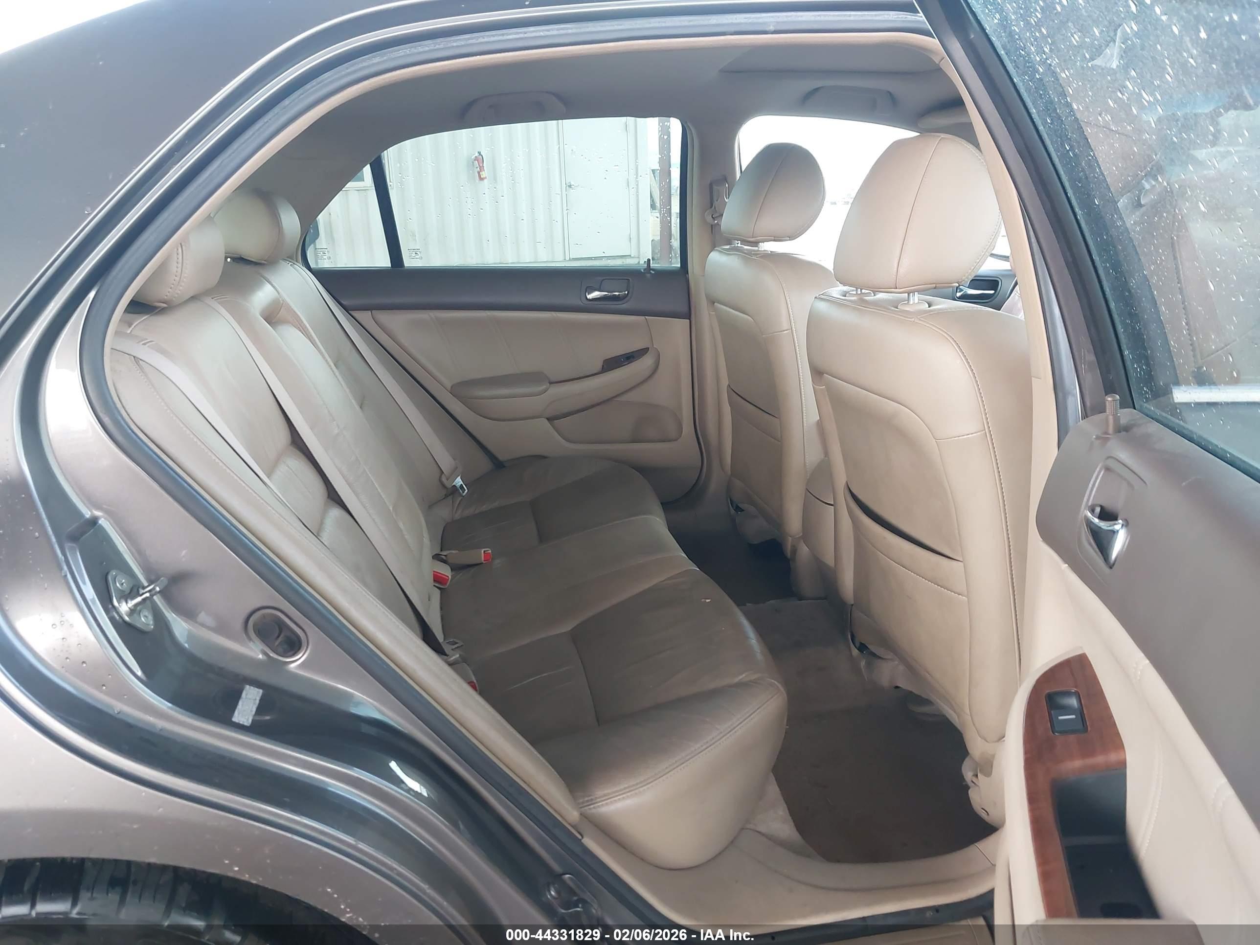 HONDA ACCORD image 8
