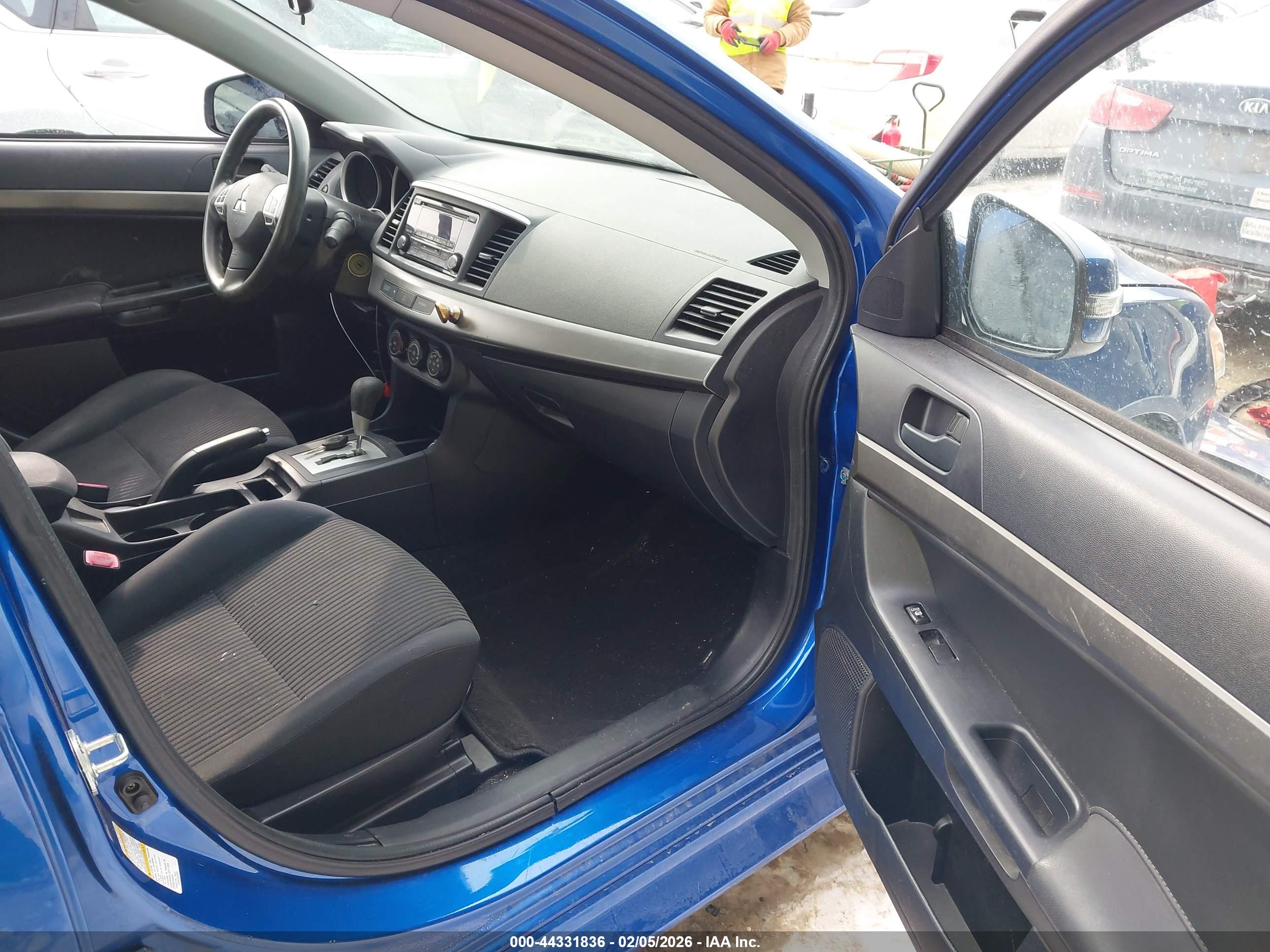 MITSUBISHI LANCER image 5
