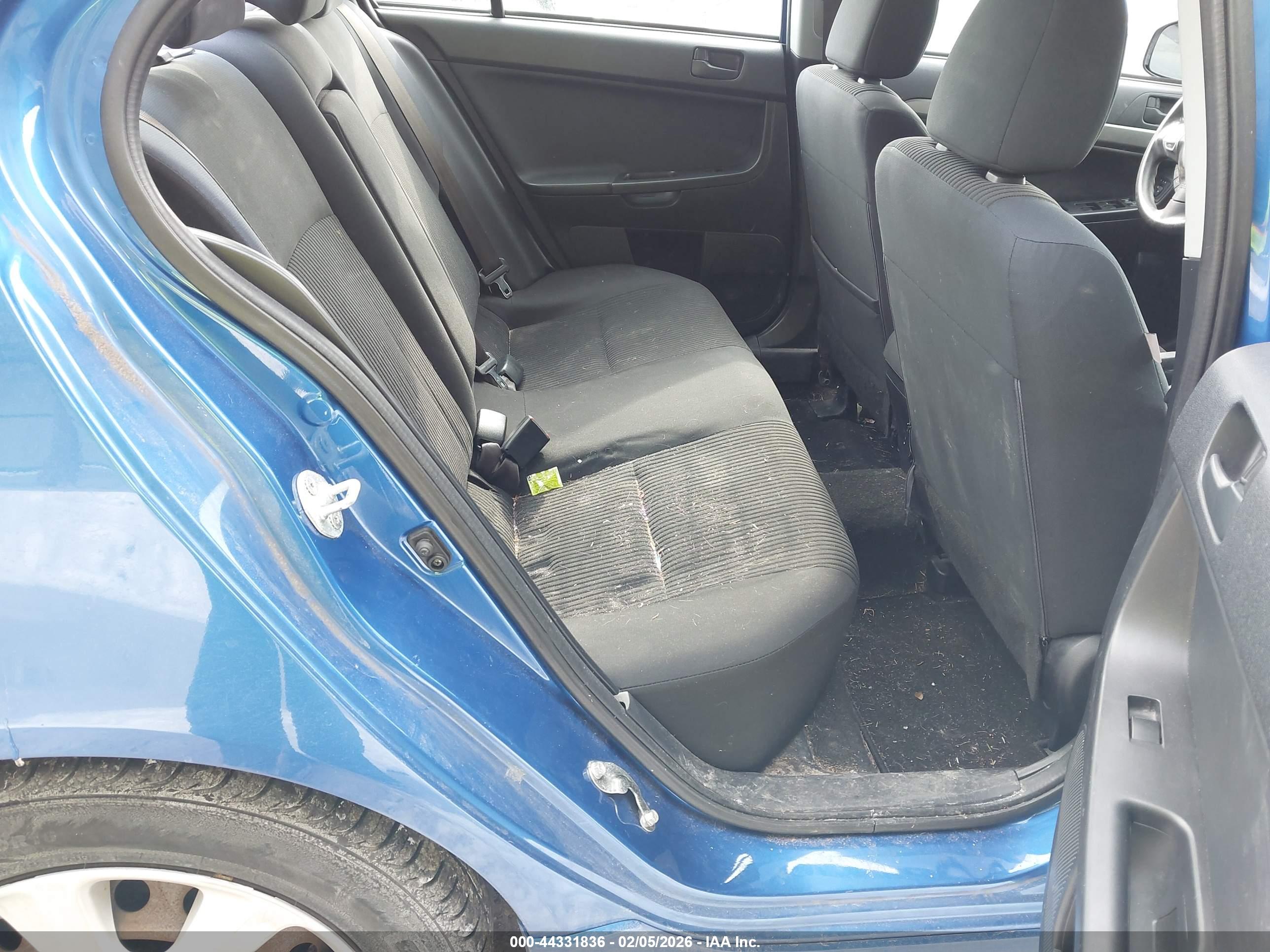 MITSUBISHI LANCER image 8