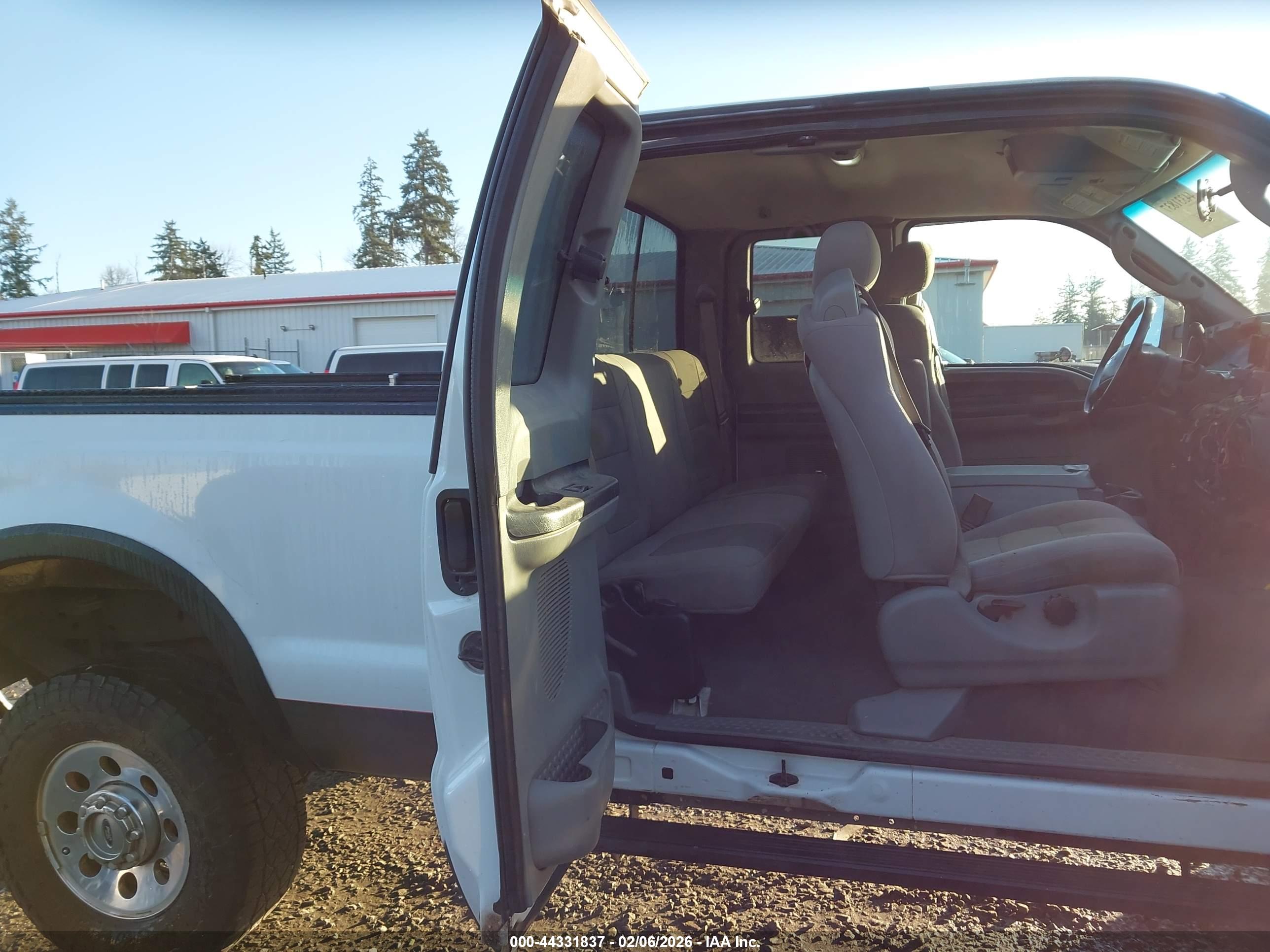 FORD F-250 image 8