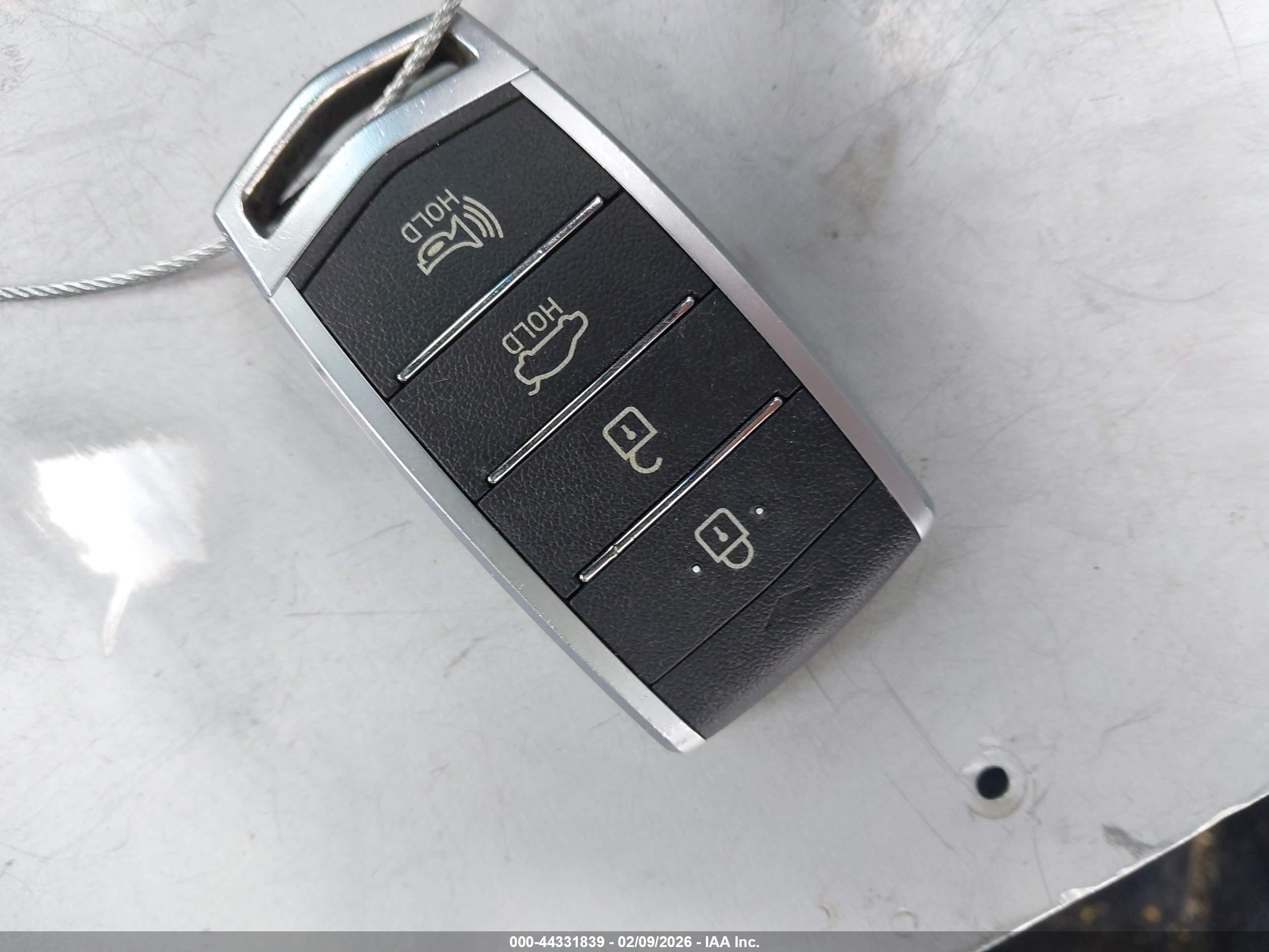 GENESIS G80 image 11