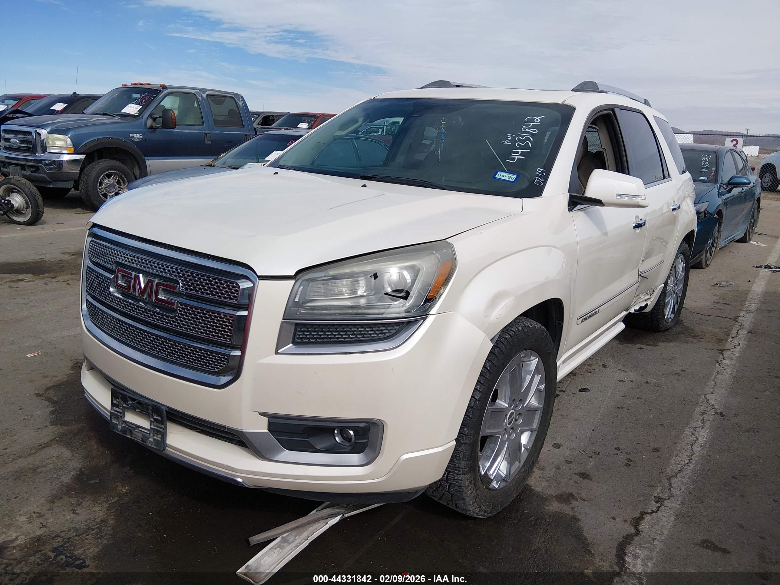 GMC ACADIA image 2