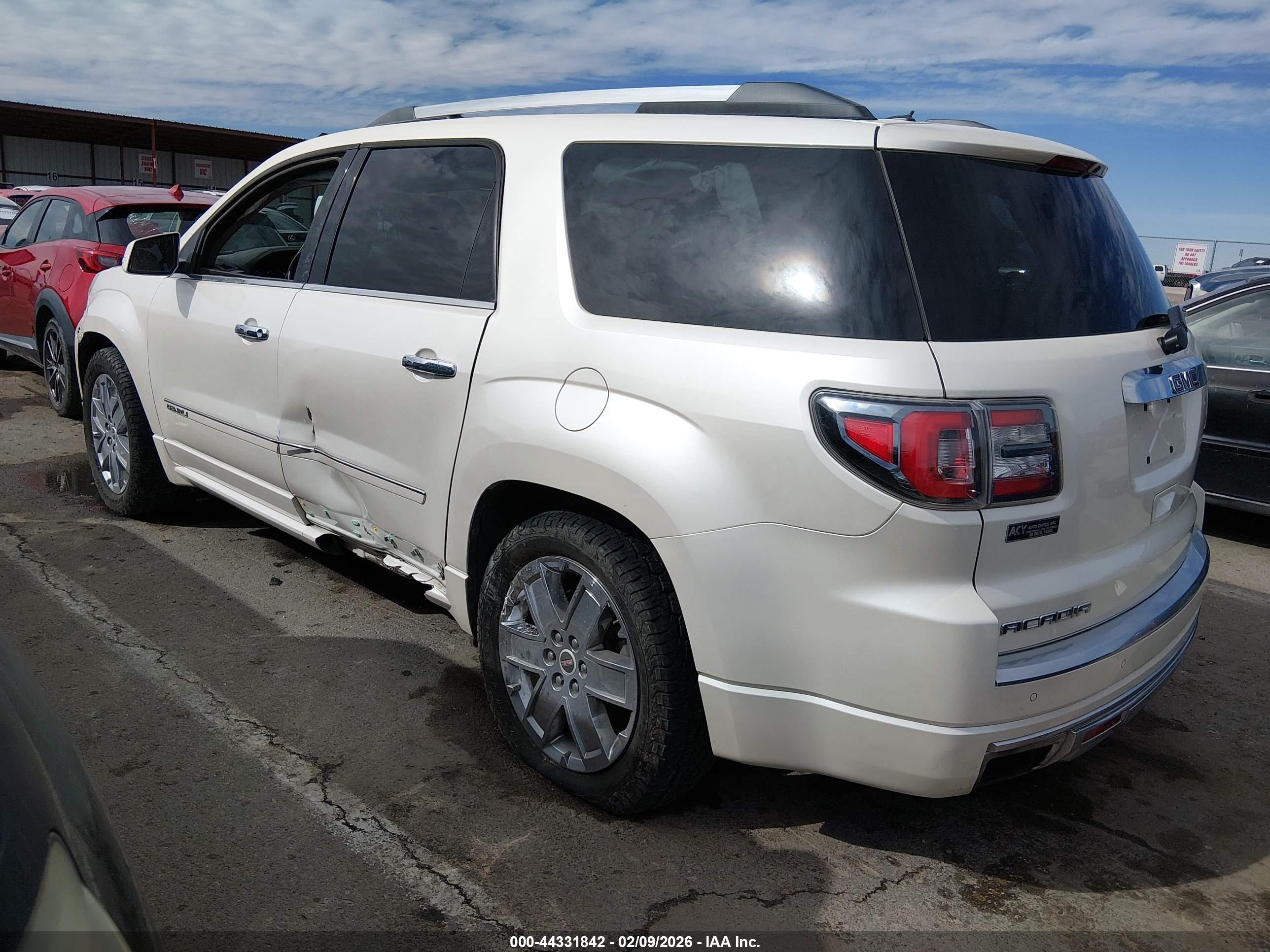 GMC ACADIA image 3