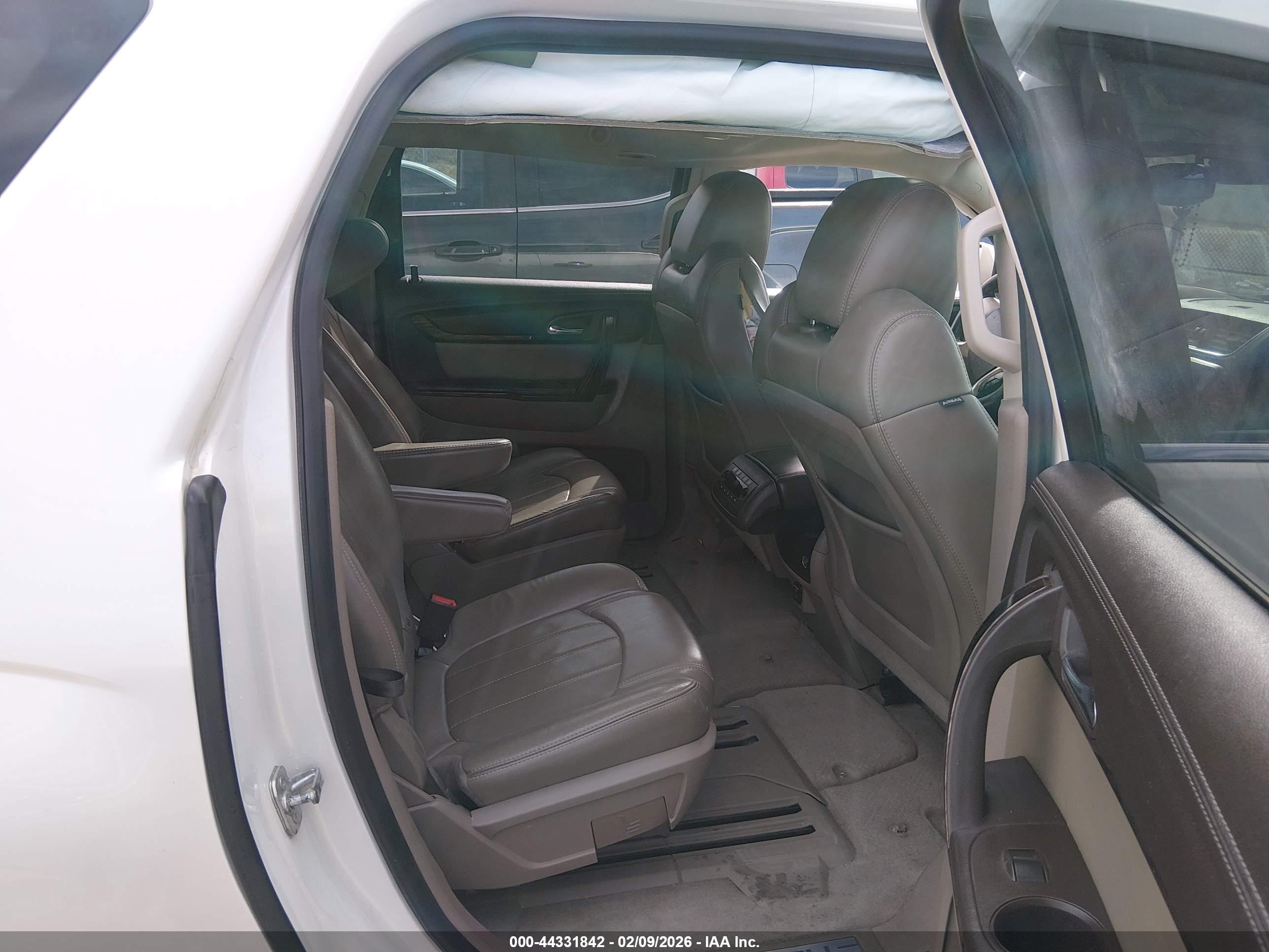 GMC ACADIA image 8