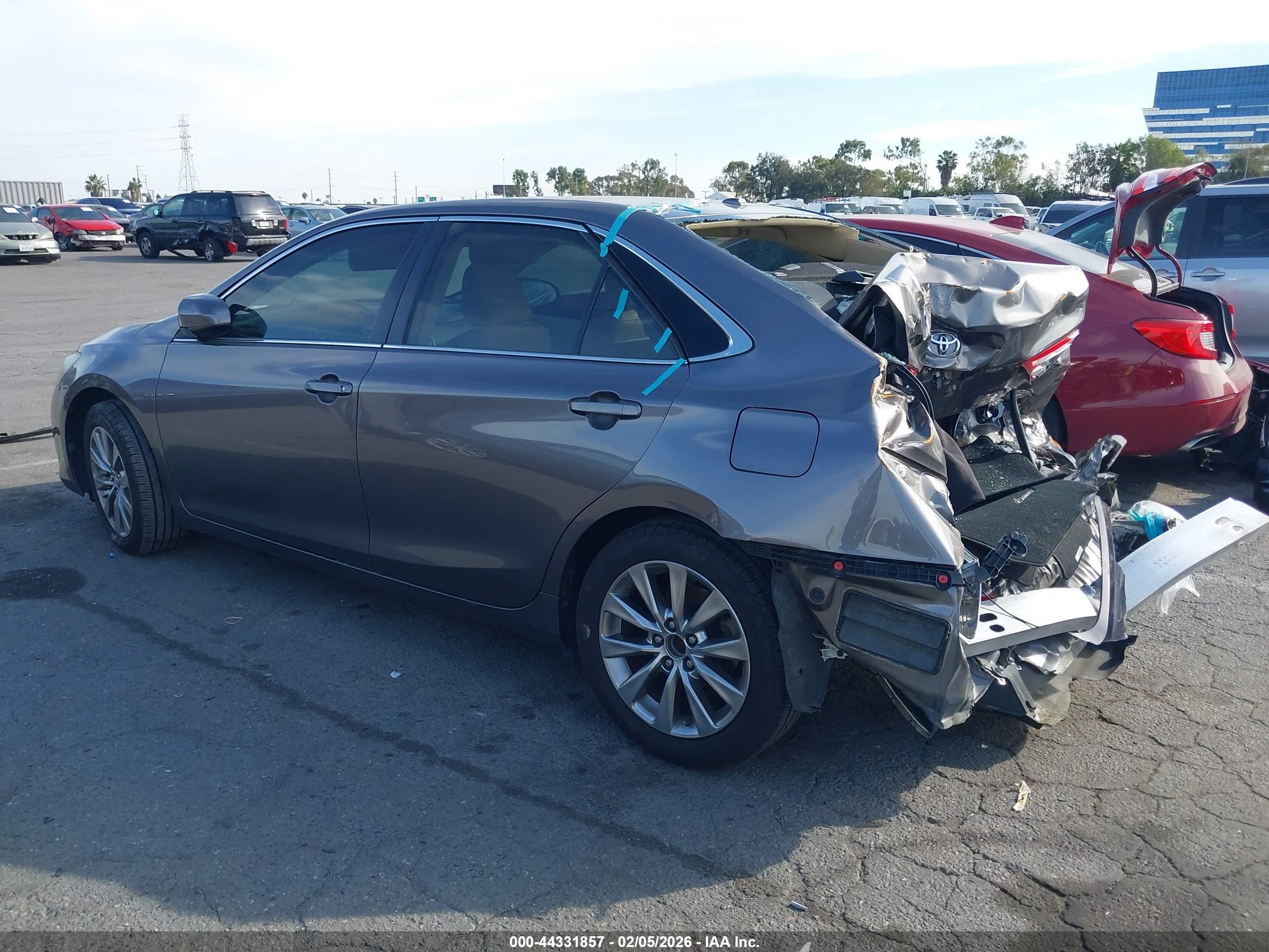 TOYOTA CAMRY image 3