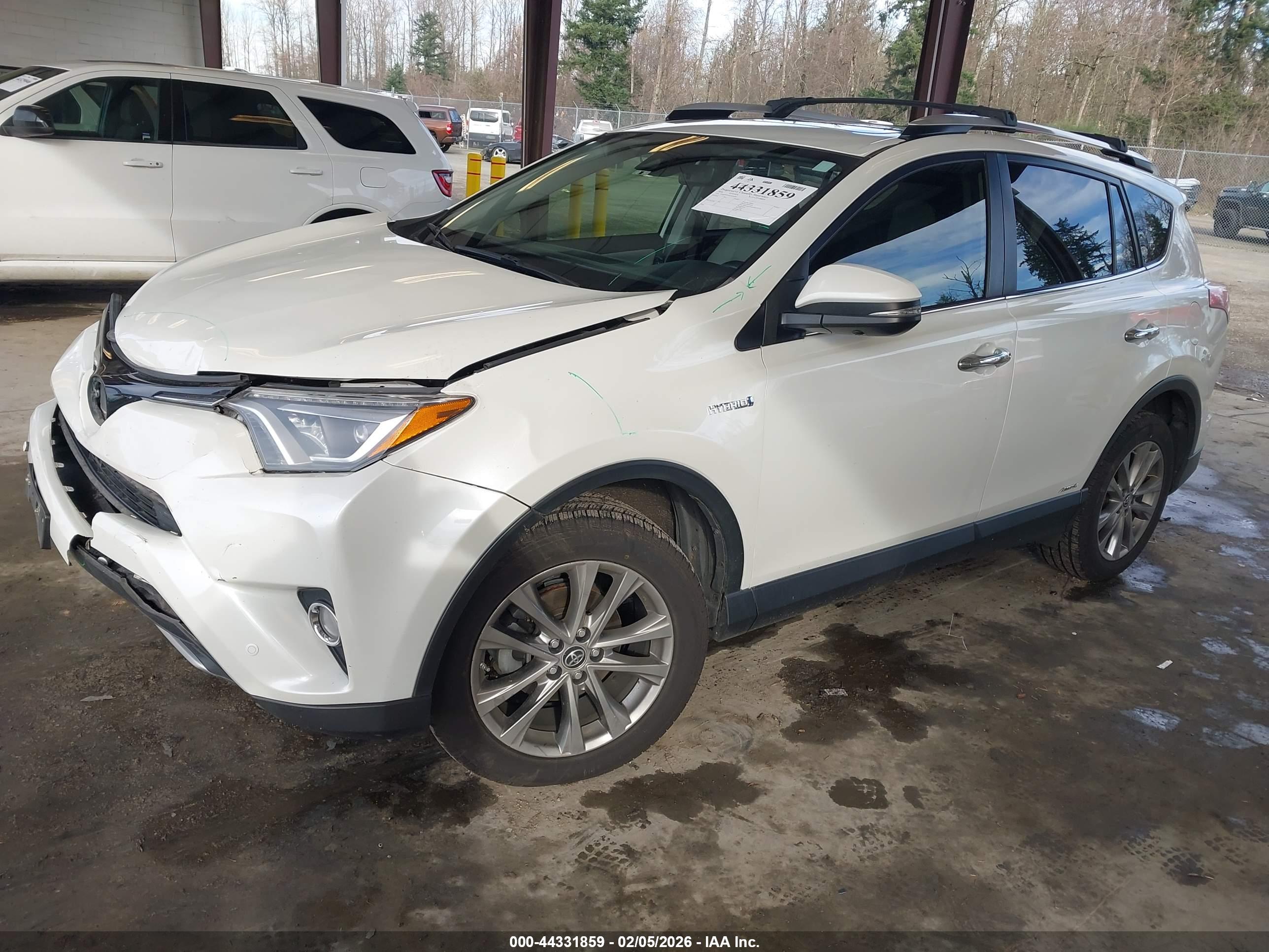 TOYOTA RAV4 image 2