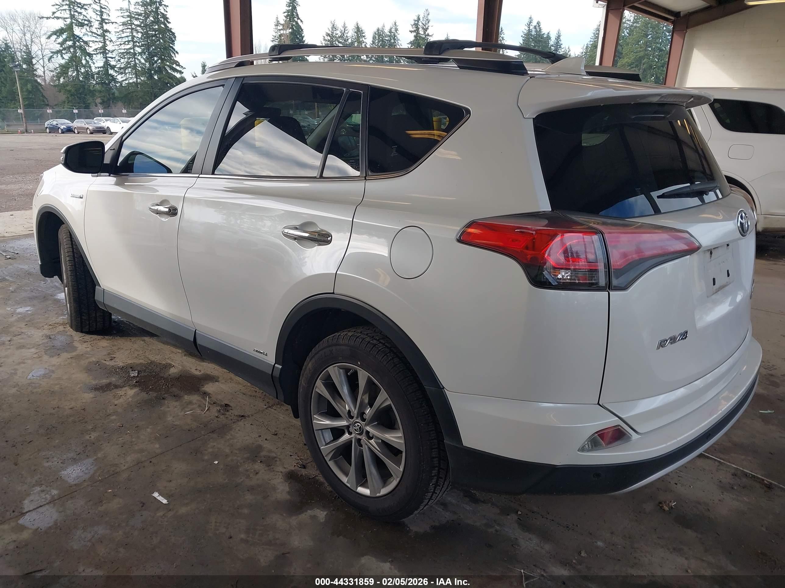 TOYOTA RAV4 image 3