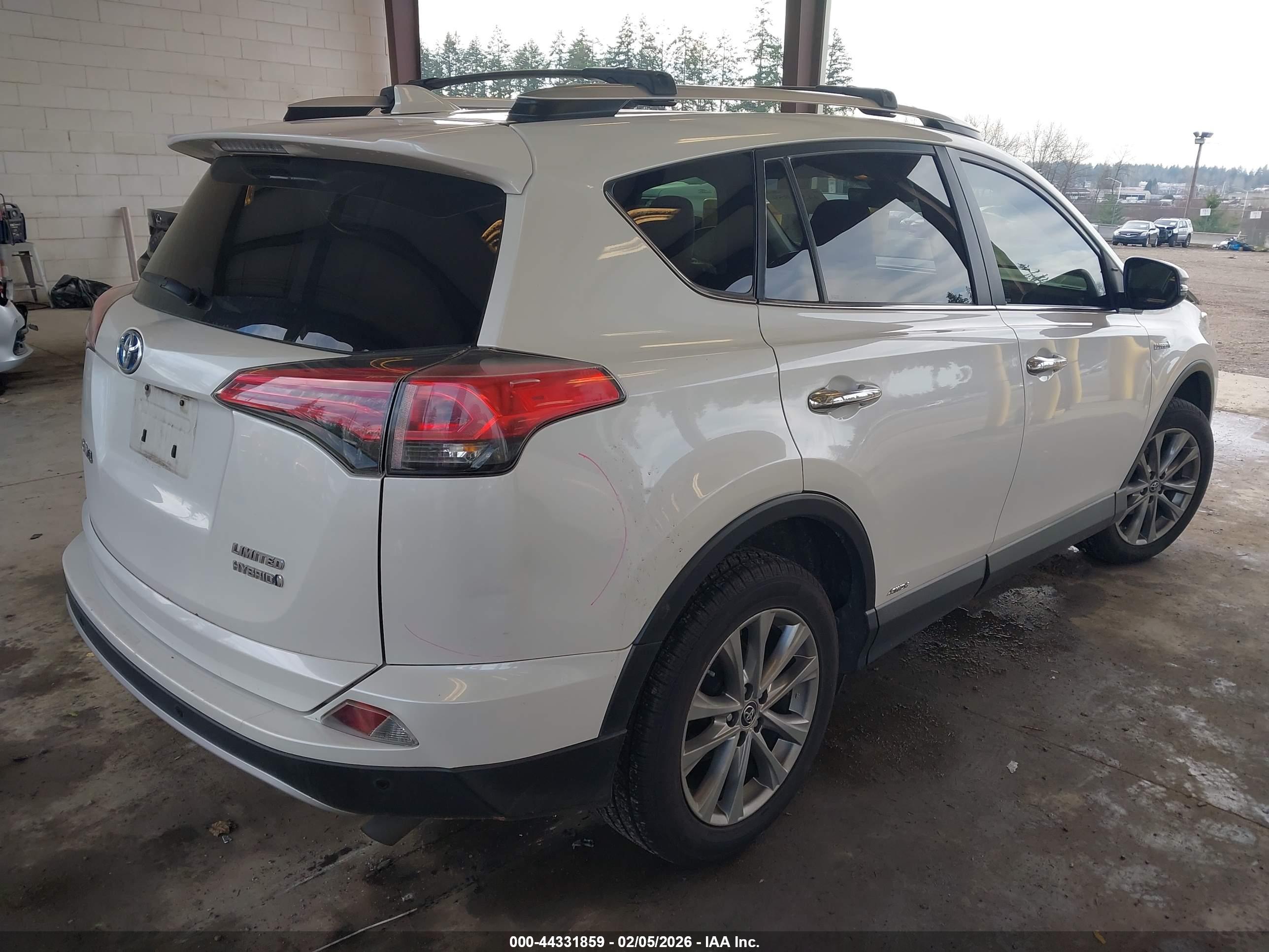 TOYOTA RAV4 image 4