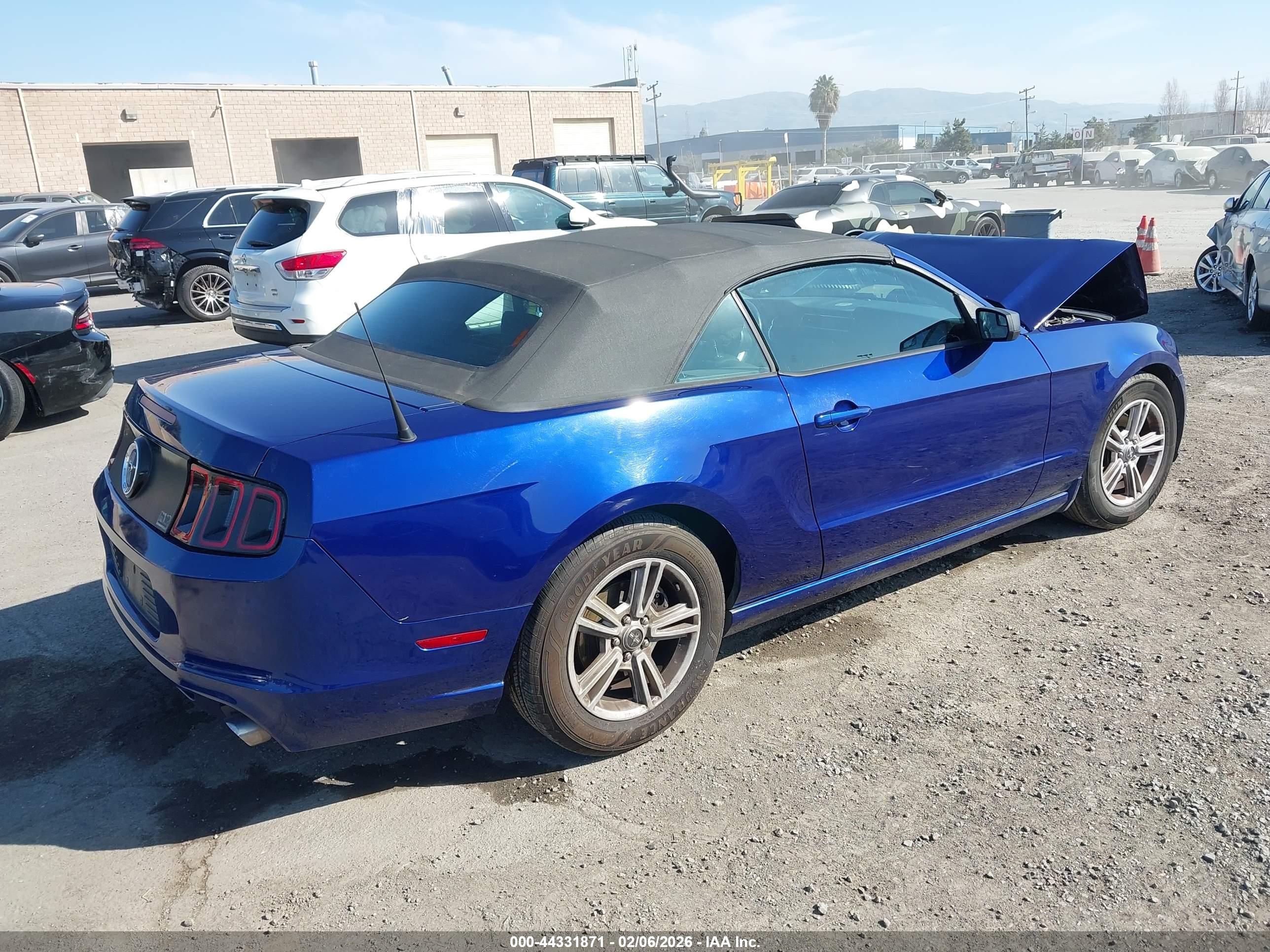 FORD MUSTANG image 4