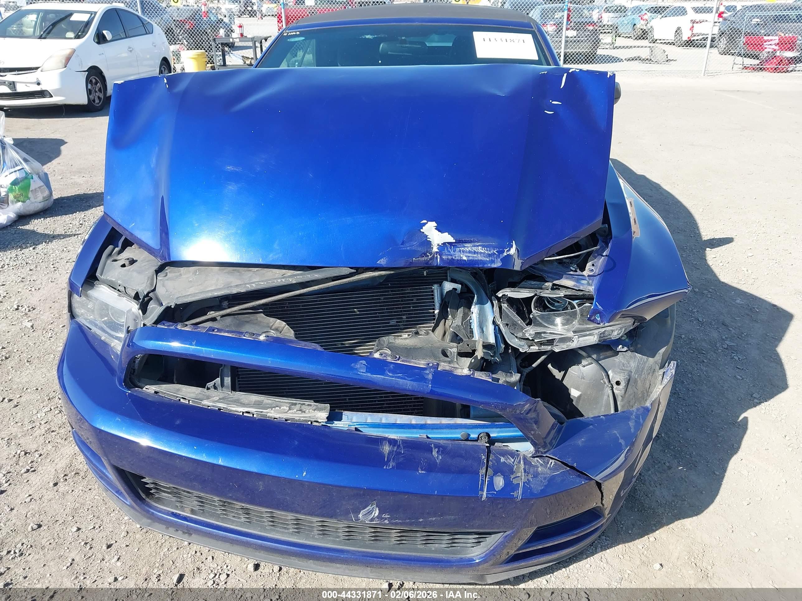 FORD MUSTANG image 6