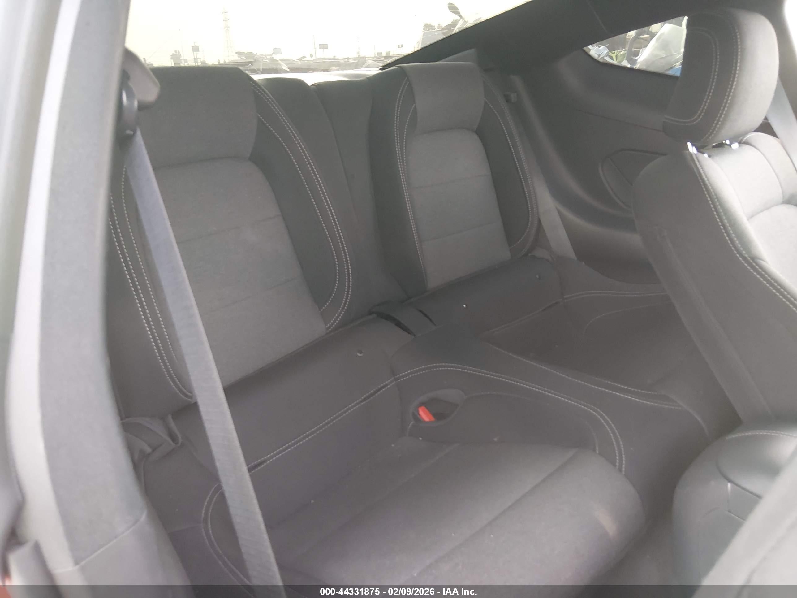 FORD MUSTANG image 8