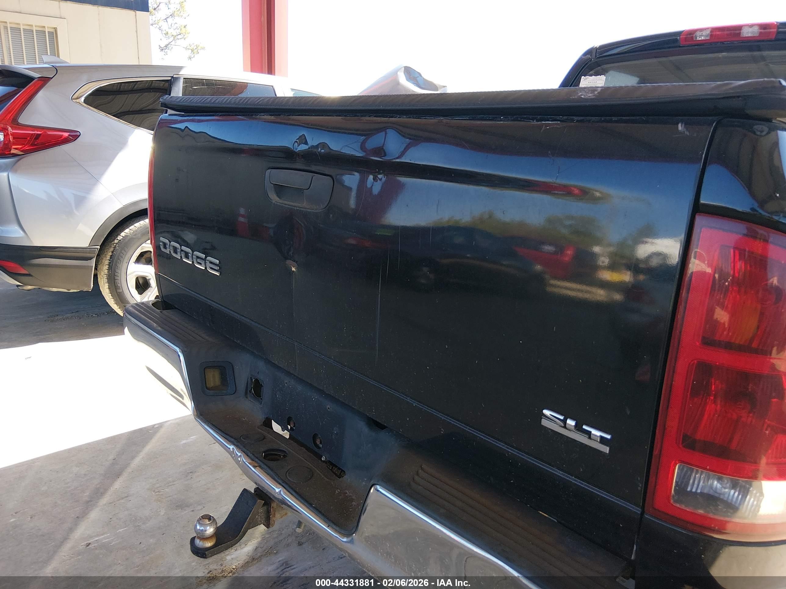 DODGE RAM image 6
