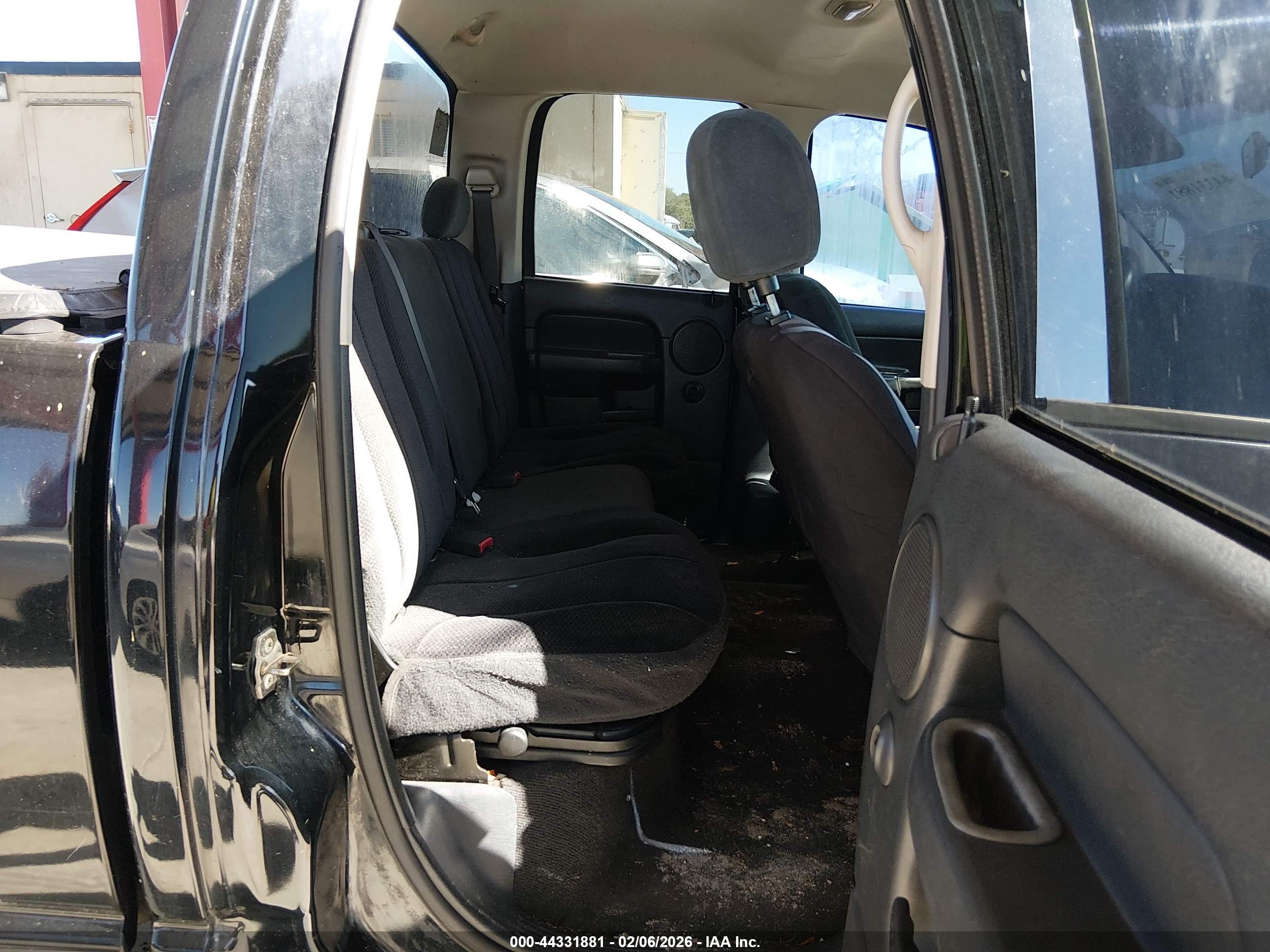 DODGE RAM image 8