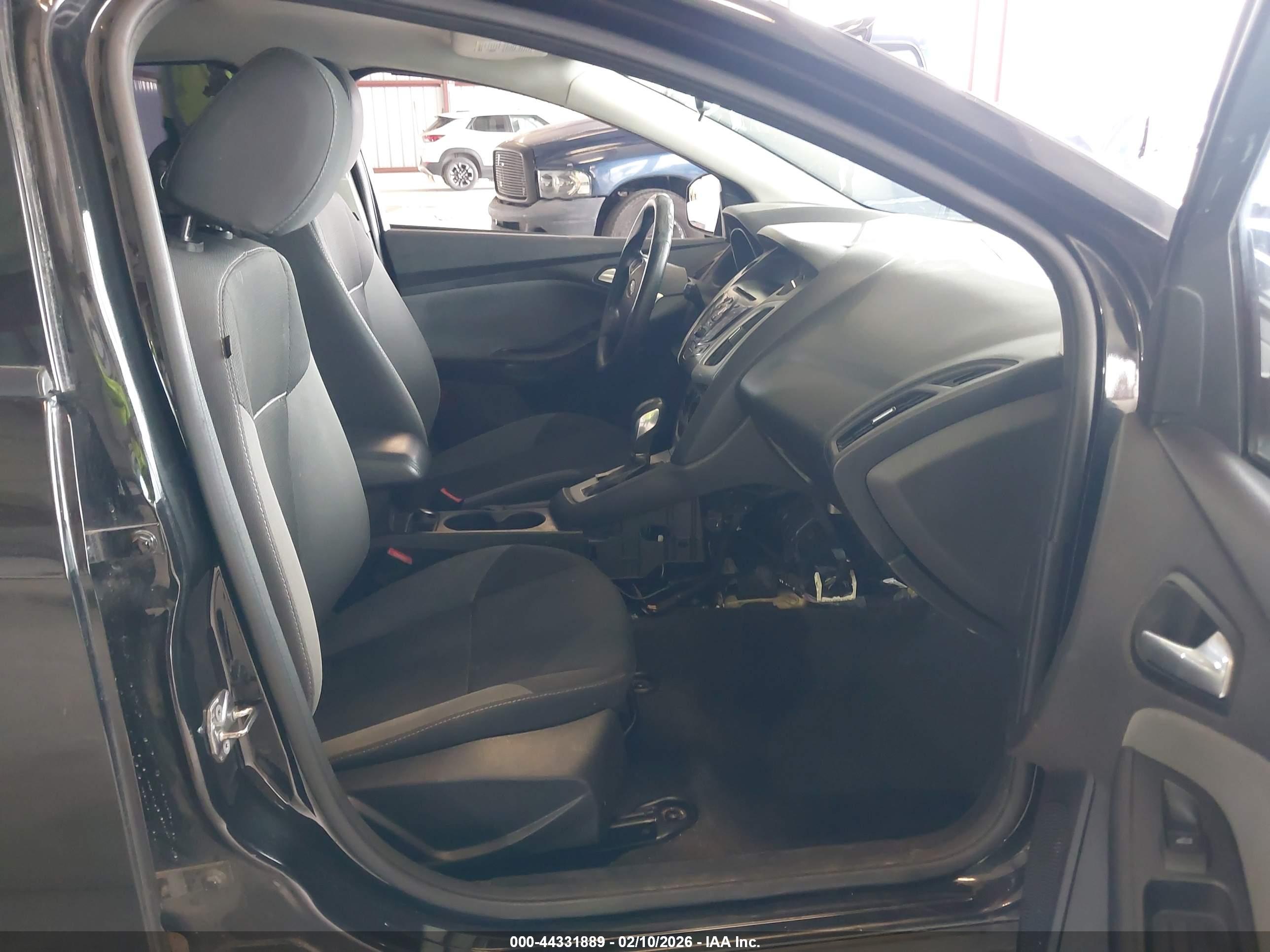 FORD FOCUS image 5