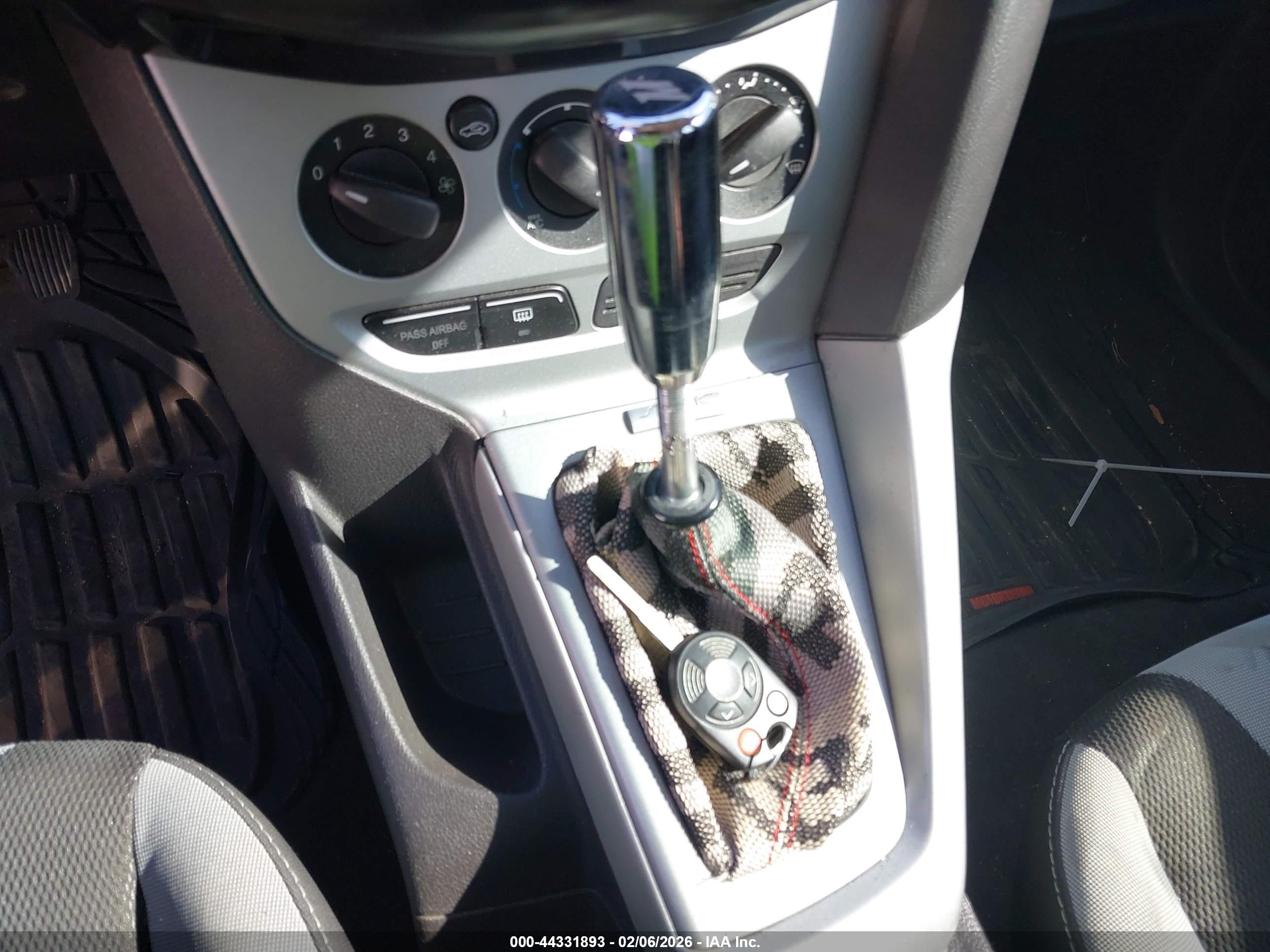 FORD FOCUS image 11