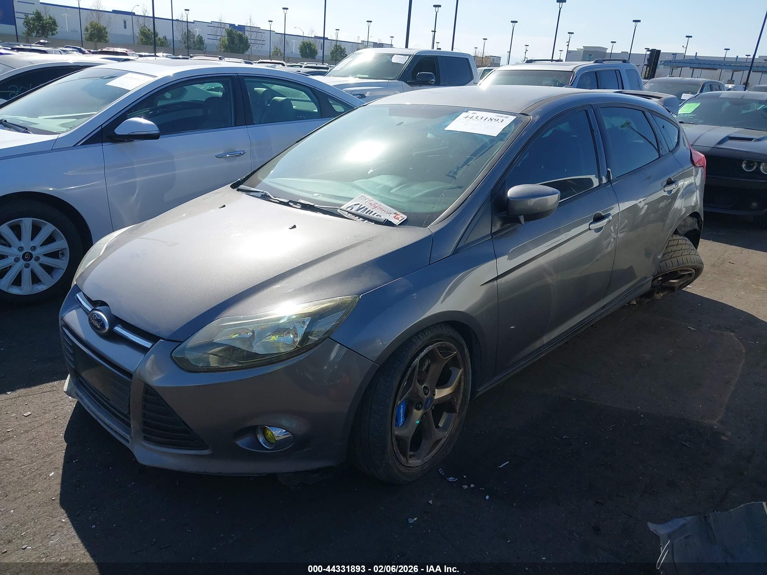 FORD FOCUS image 2