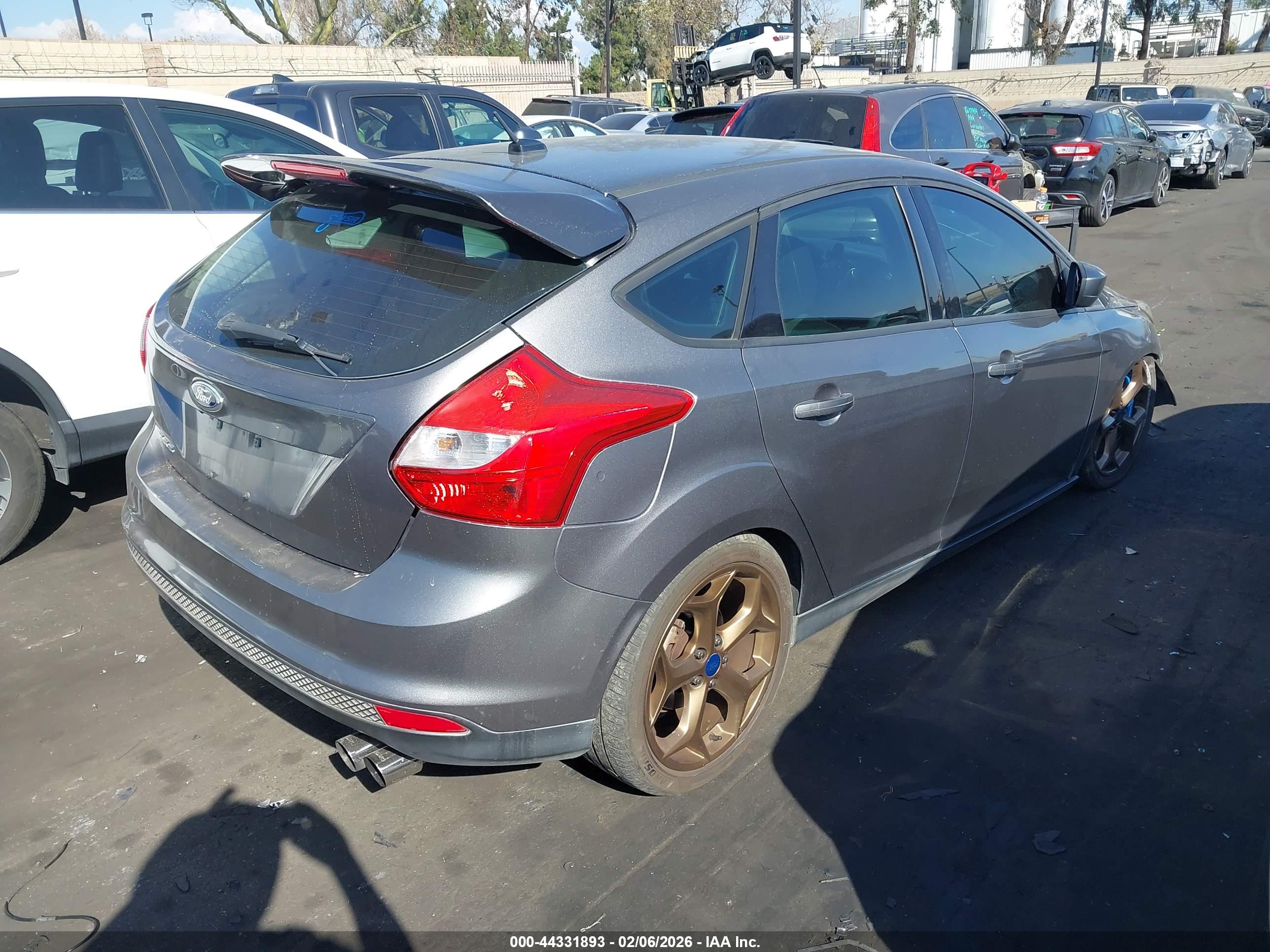 FORD FOCUS image 4