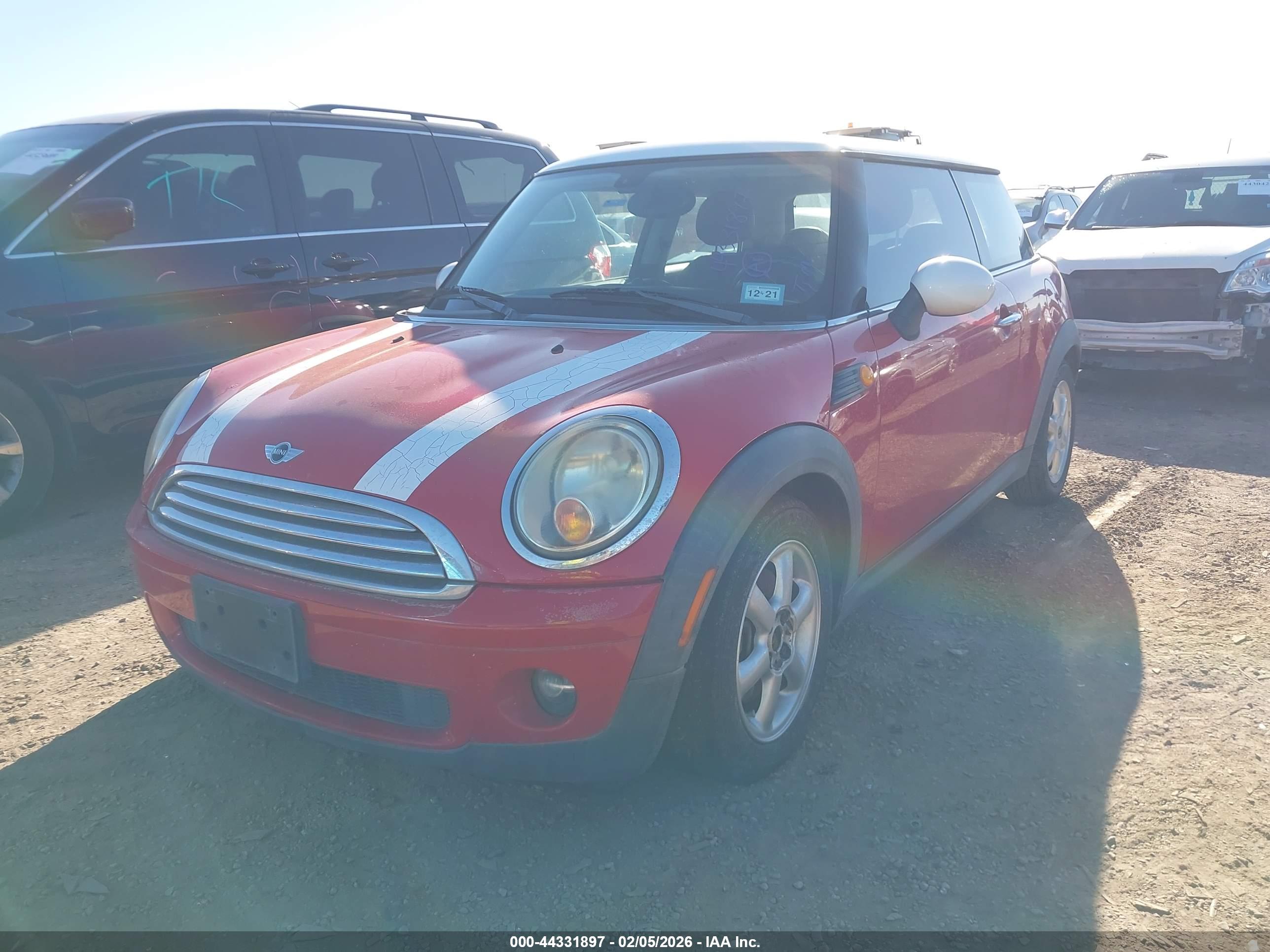 MINI COOPER image 2