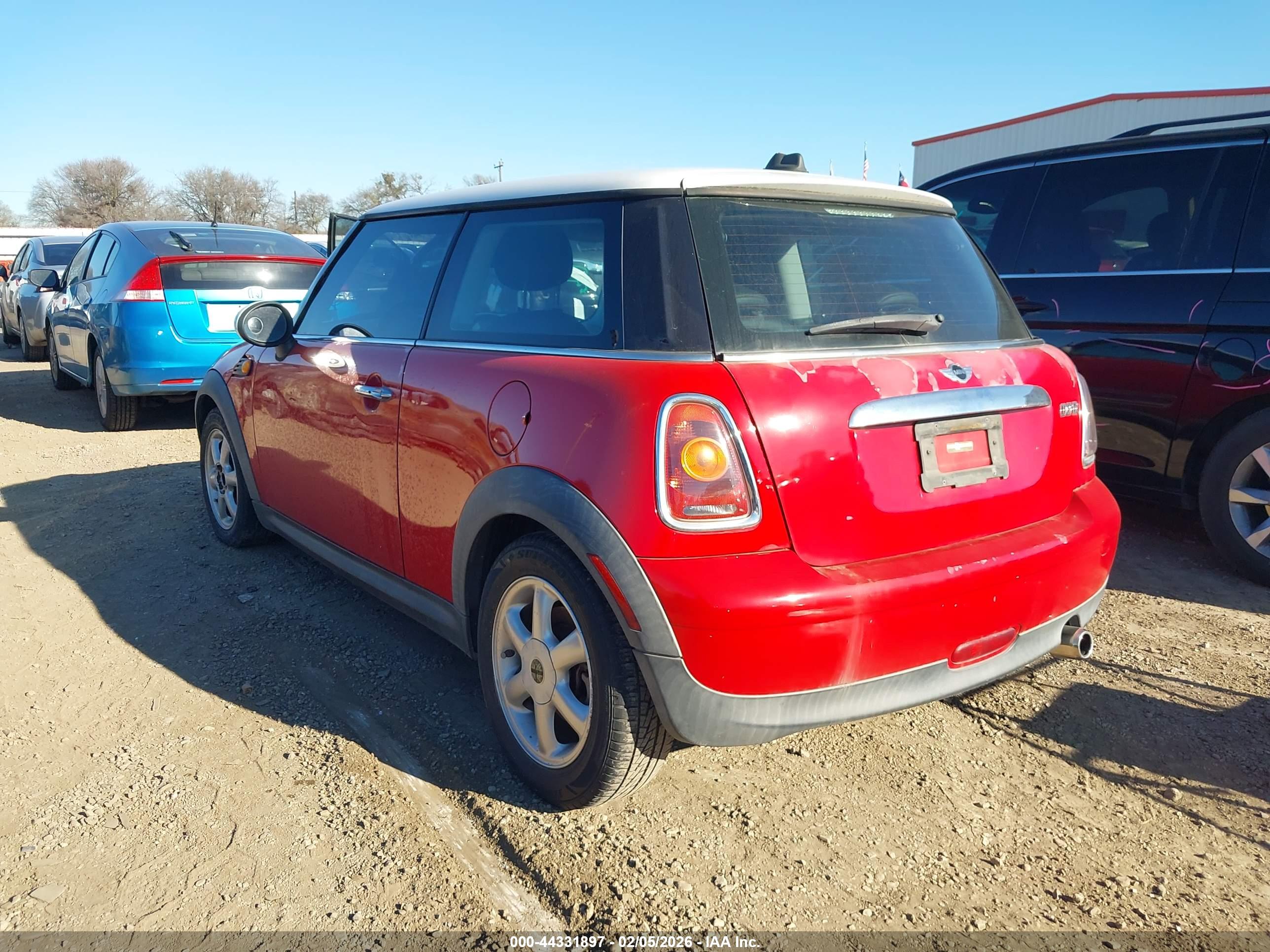 MINI COOPER image 3