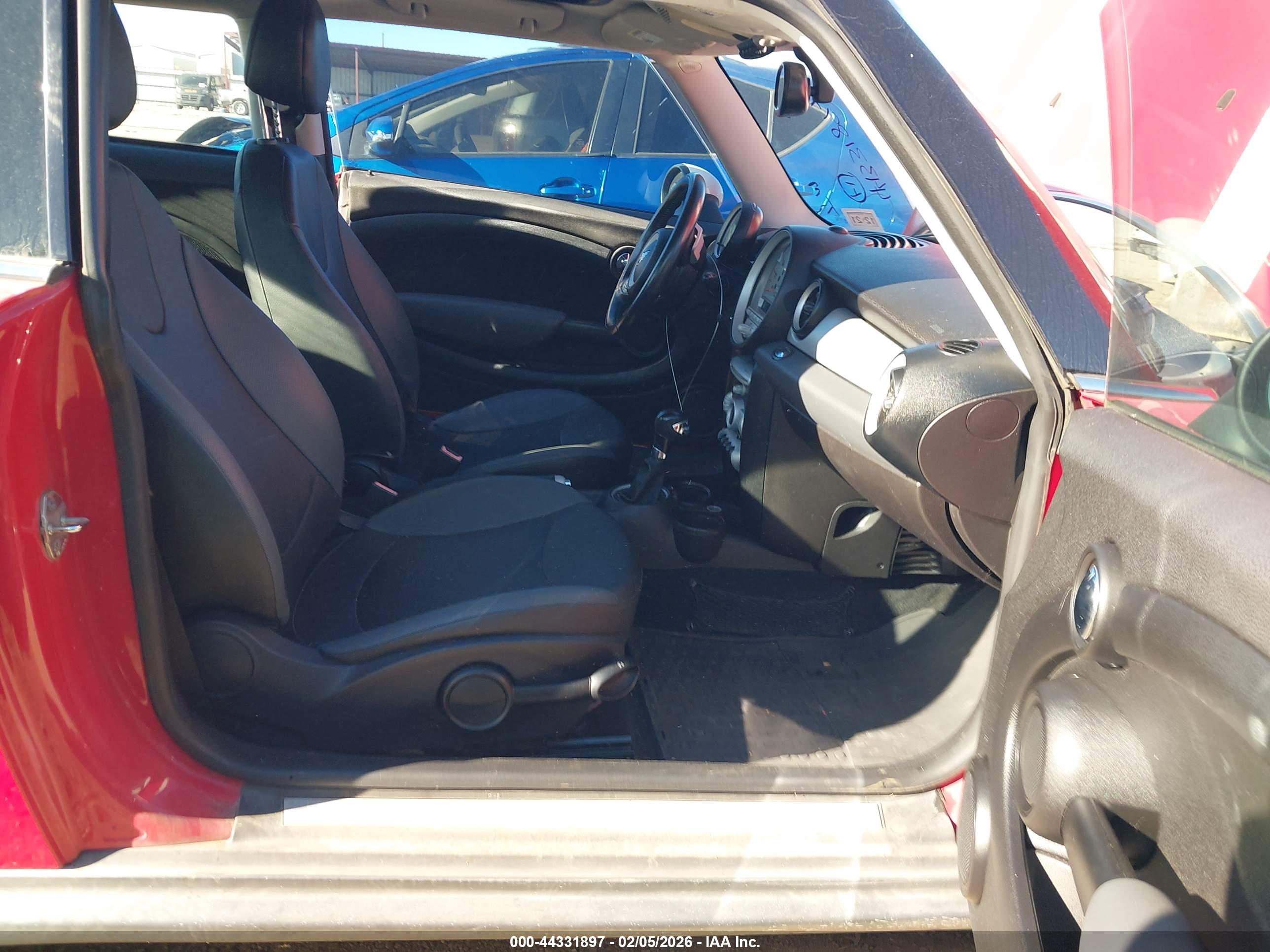 MINI COOPER image 5