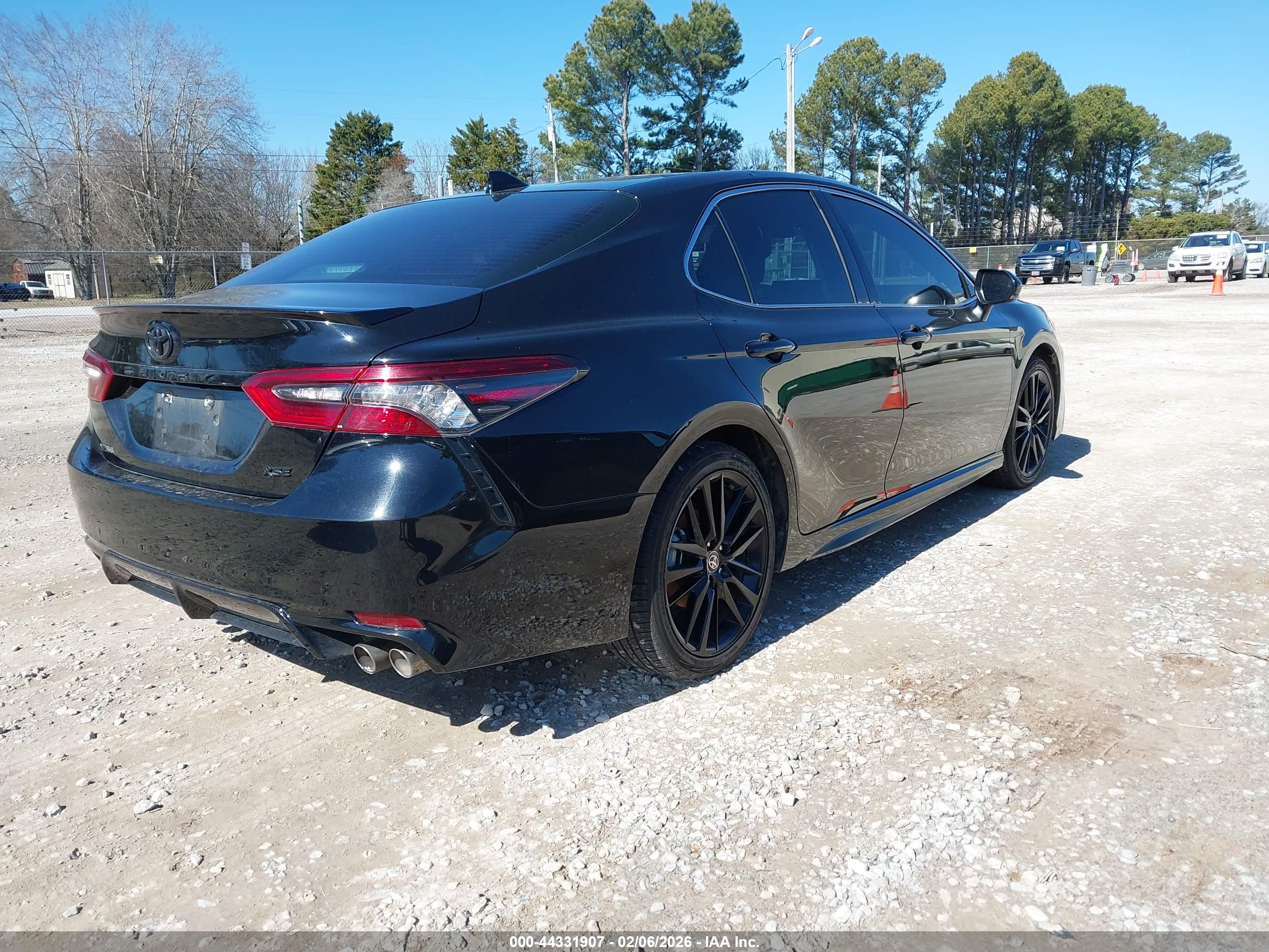 TOYOTA CAMRY image 4
