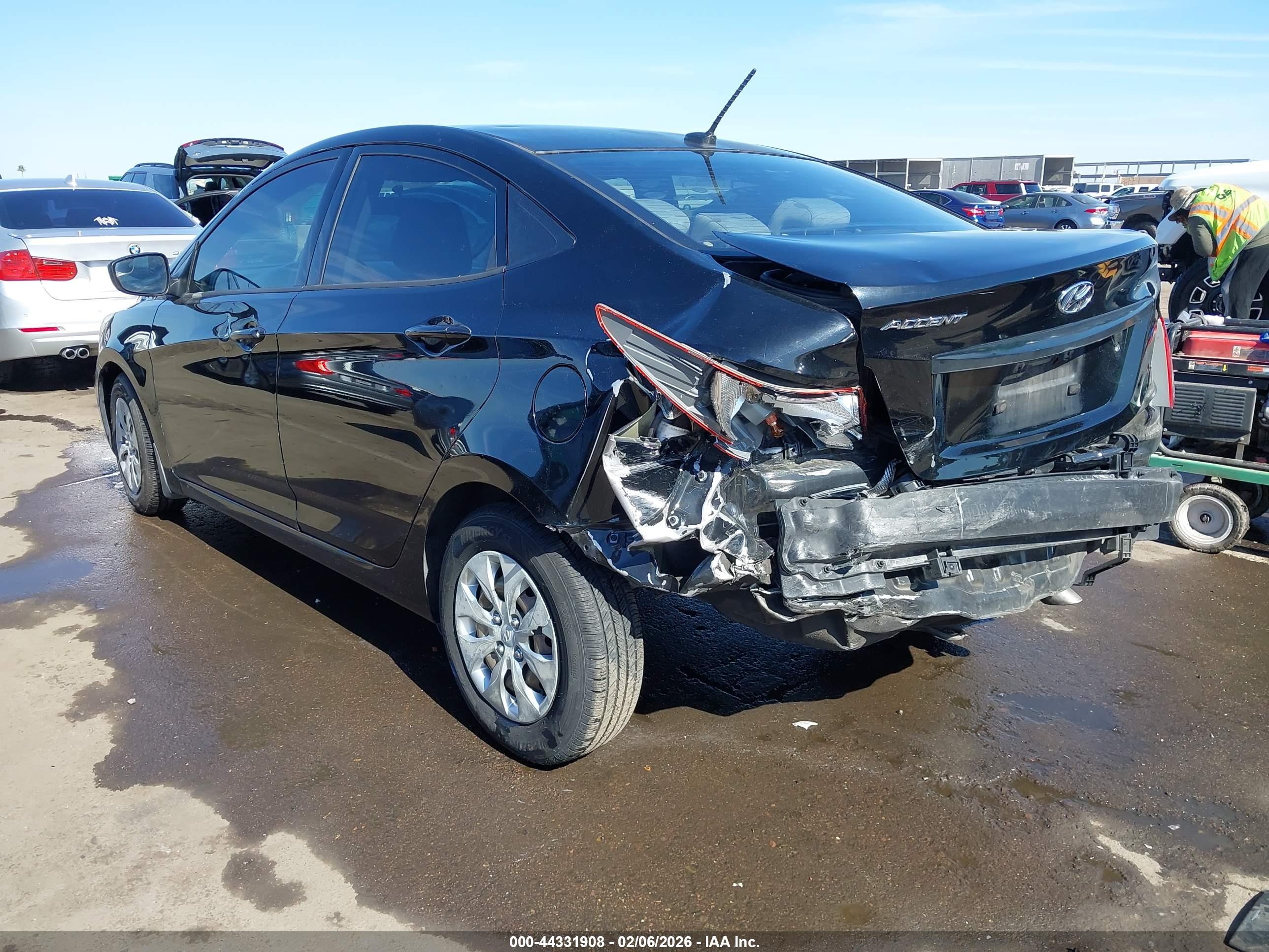 HYUNDAI ACCENT image 3