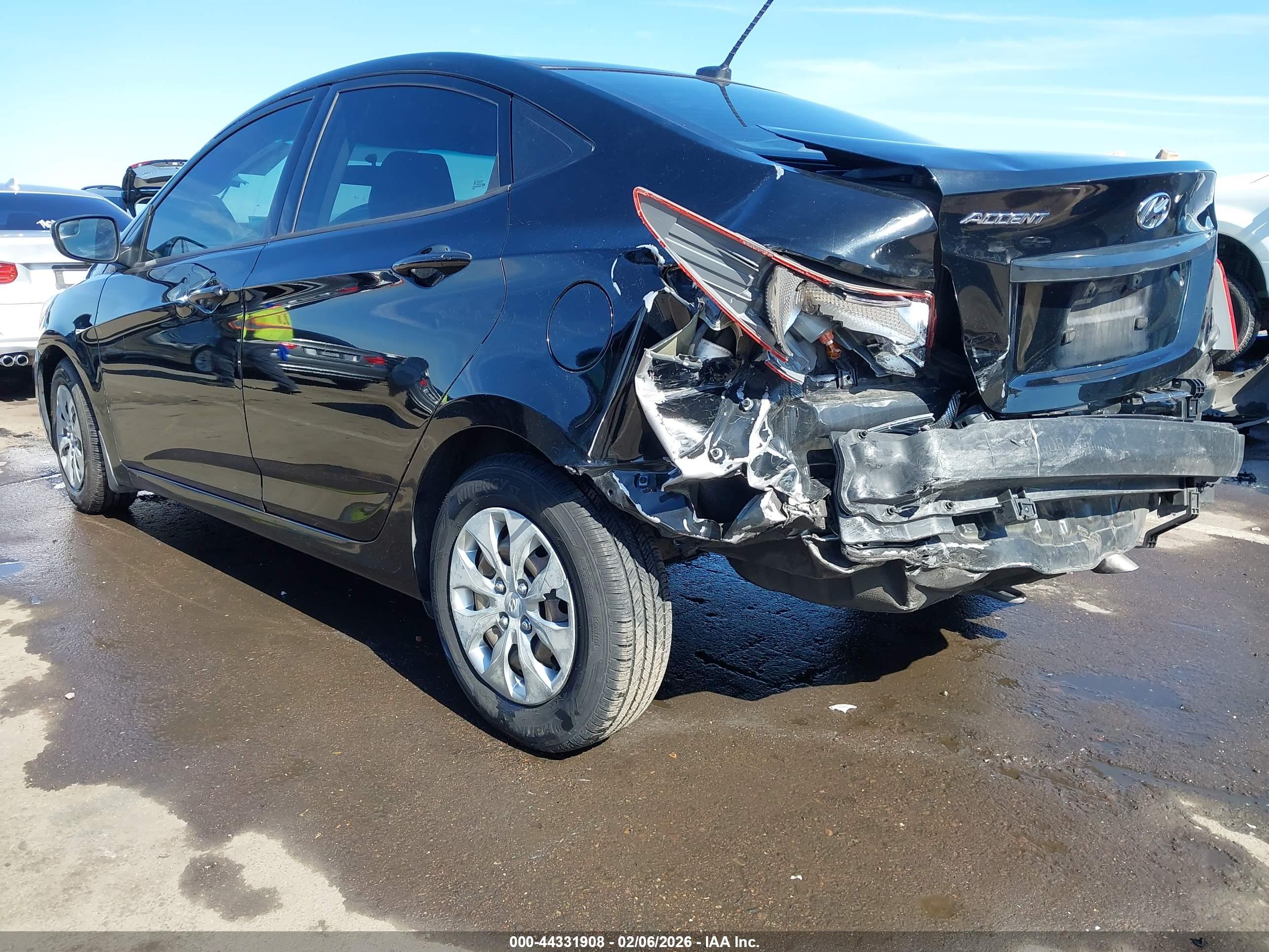 HYUNDAI ACCENT image 6