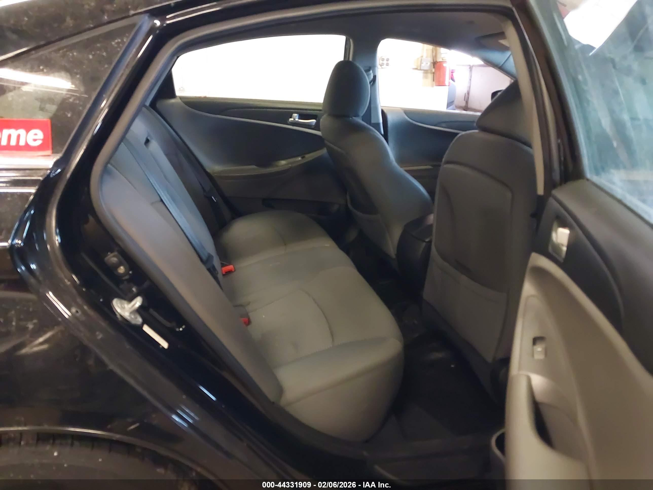 HYUNDAI SONATA image 8