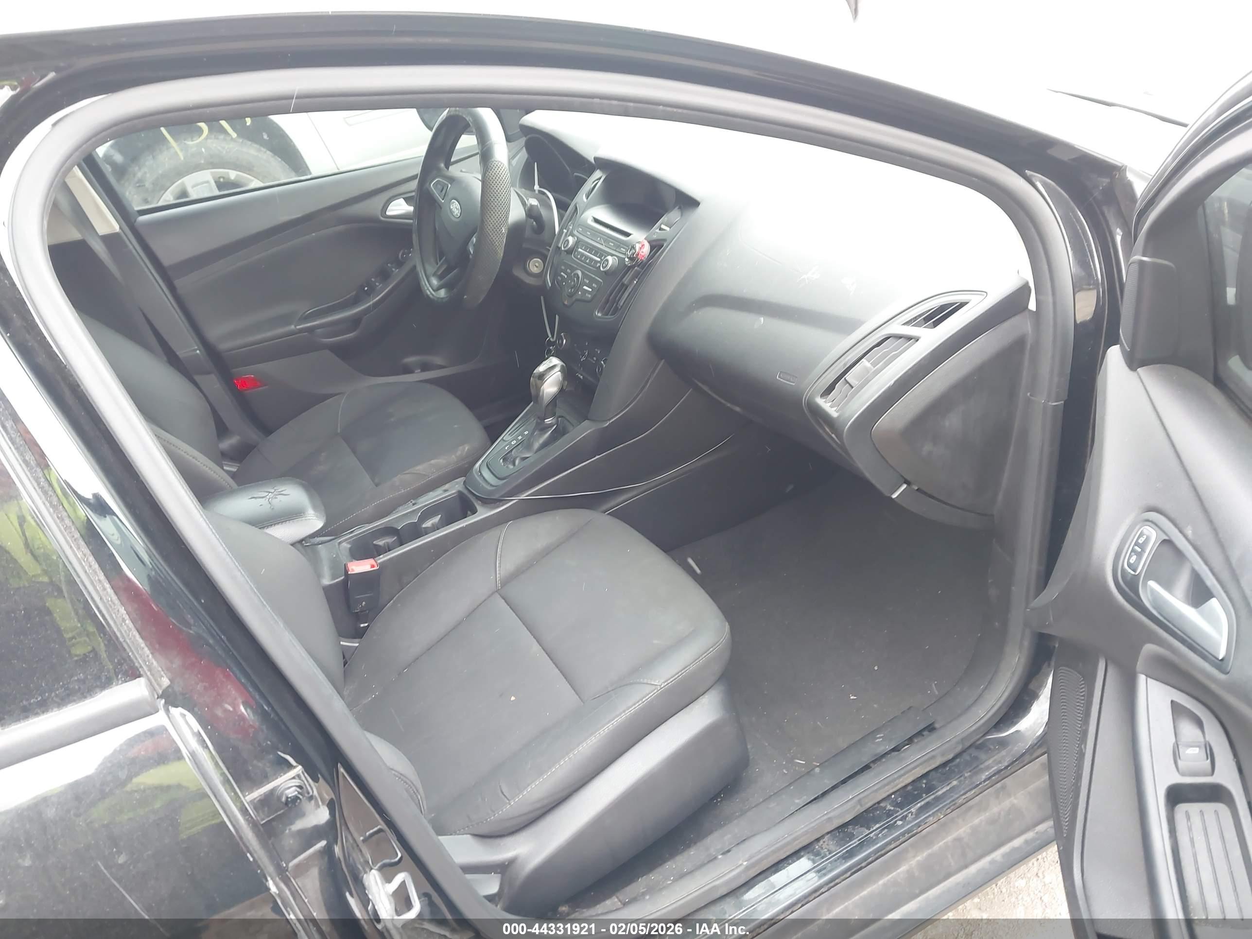 FORD FOCUS image 5