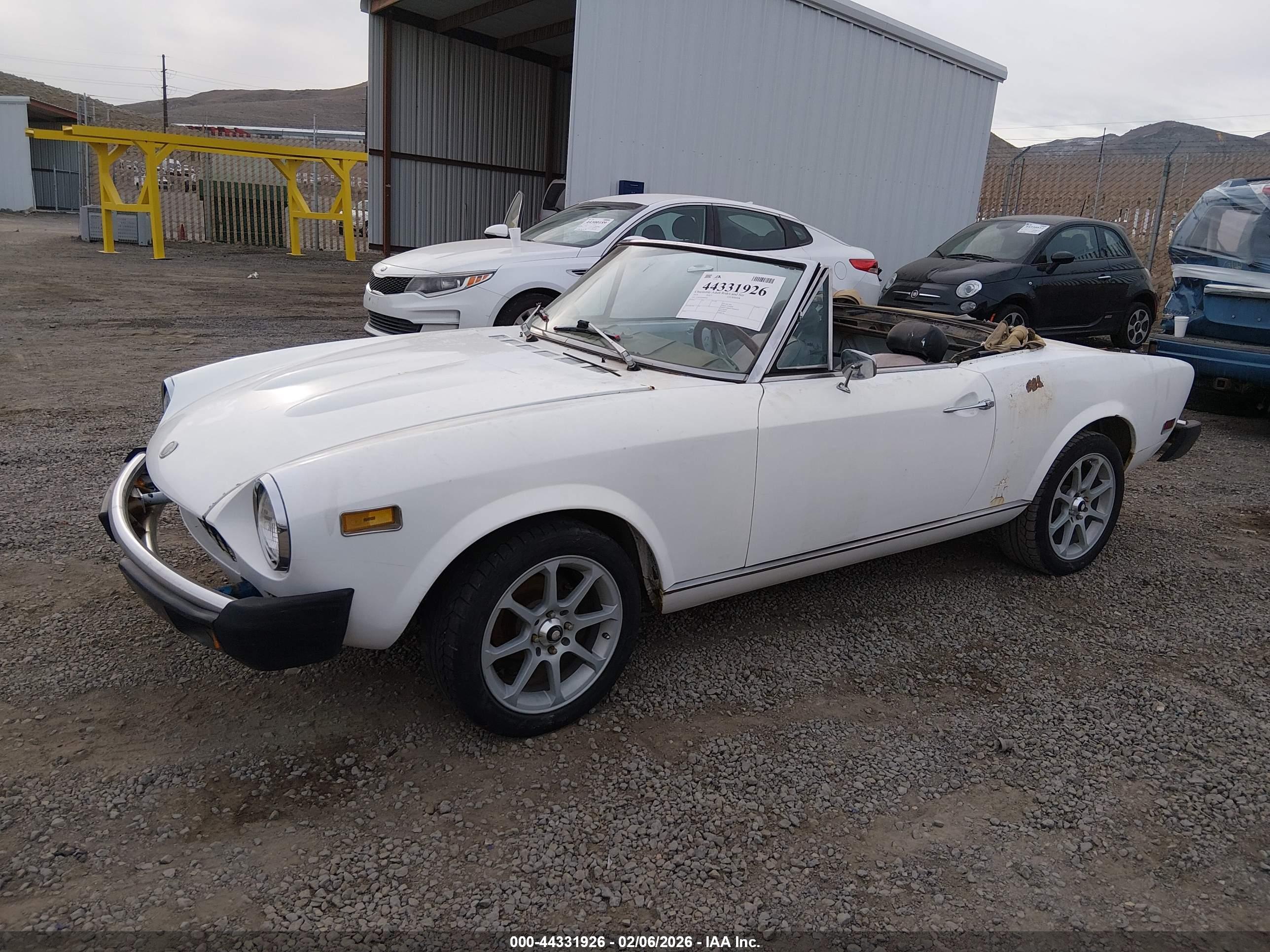FIAT 124 image 2