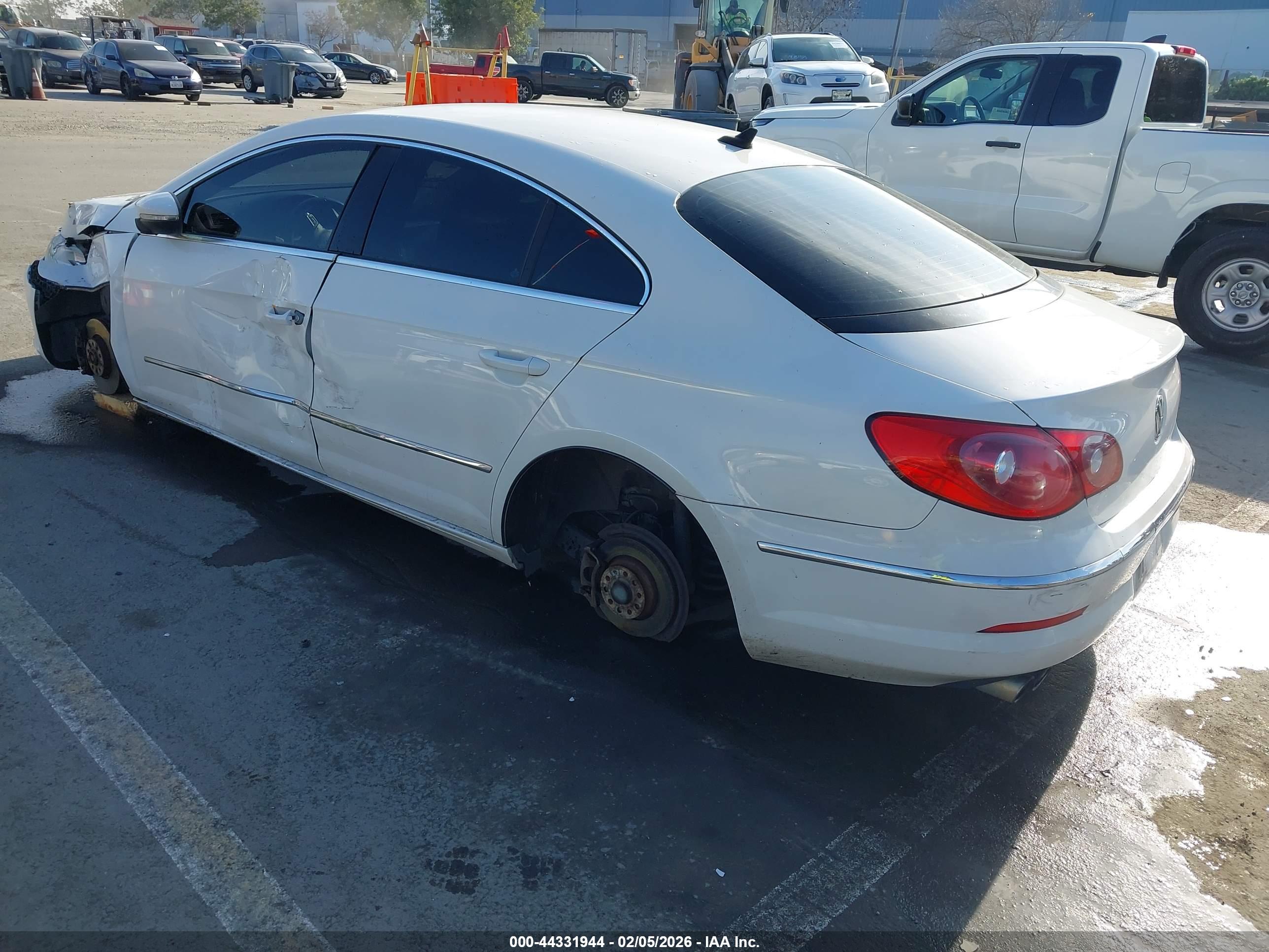VOLKSWAGEN CC image 3