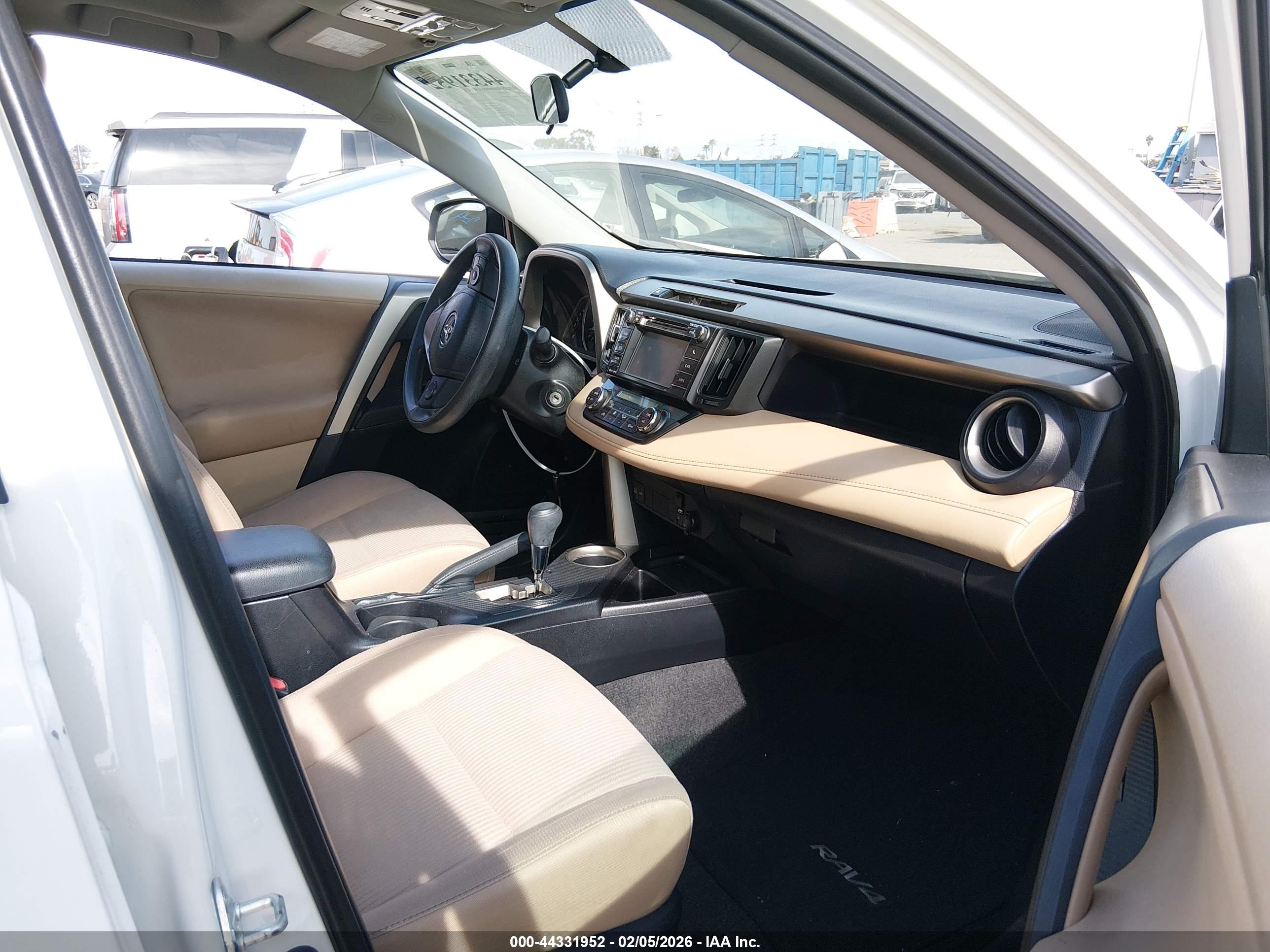 TOYOTA RAV4 image 5