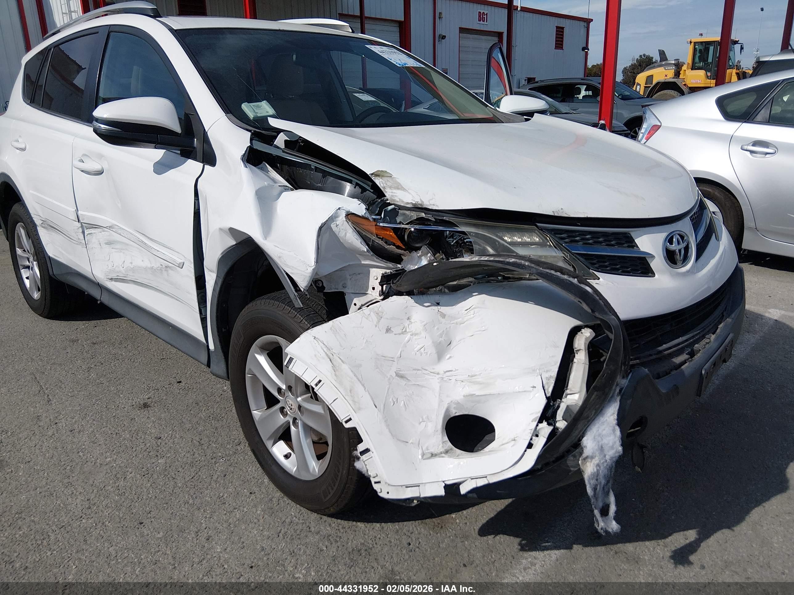 TOYOTA RAV4 image 6