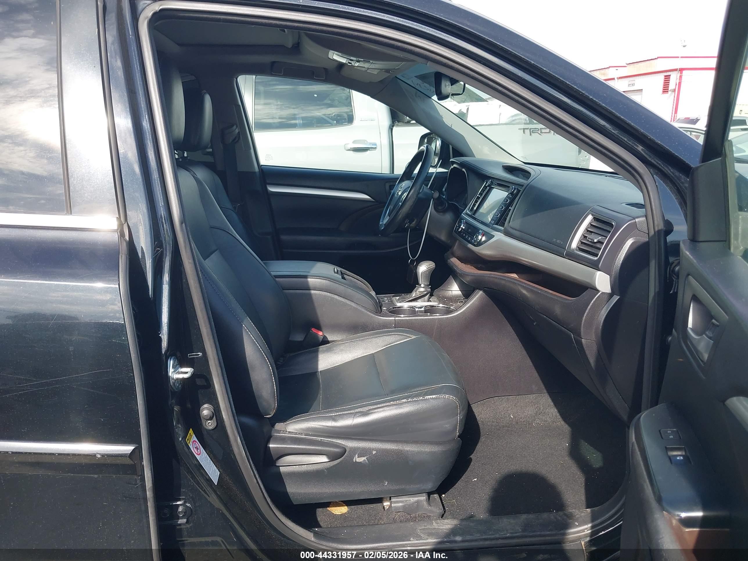 TOYOTA HIGHLANDER image 5