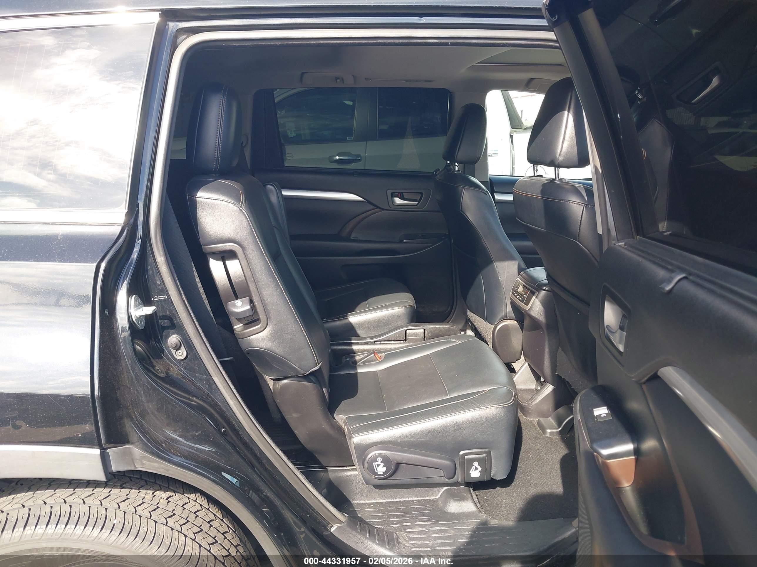 TOYOTA HIGHLANDER image 8