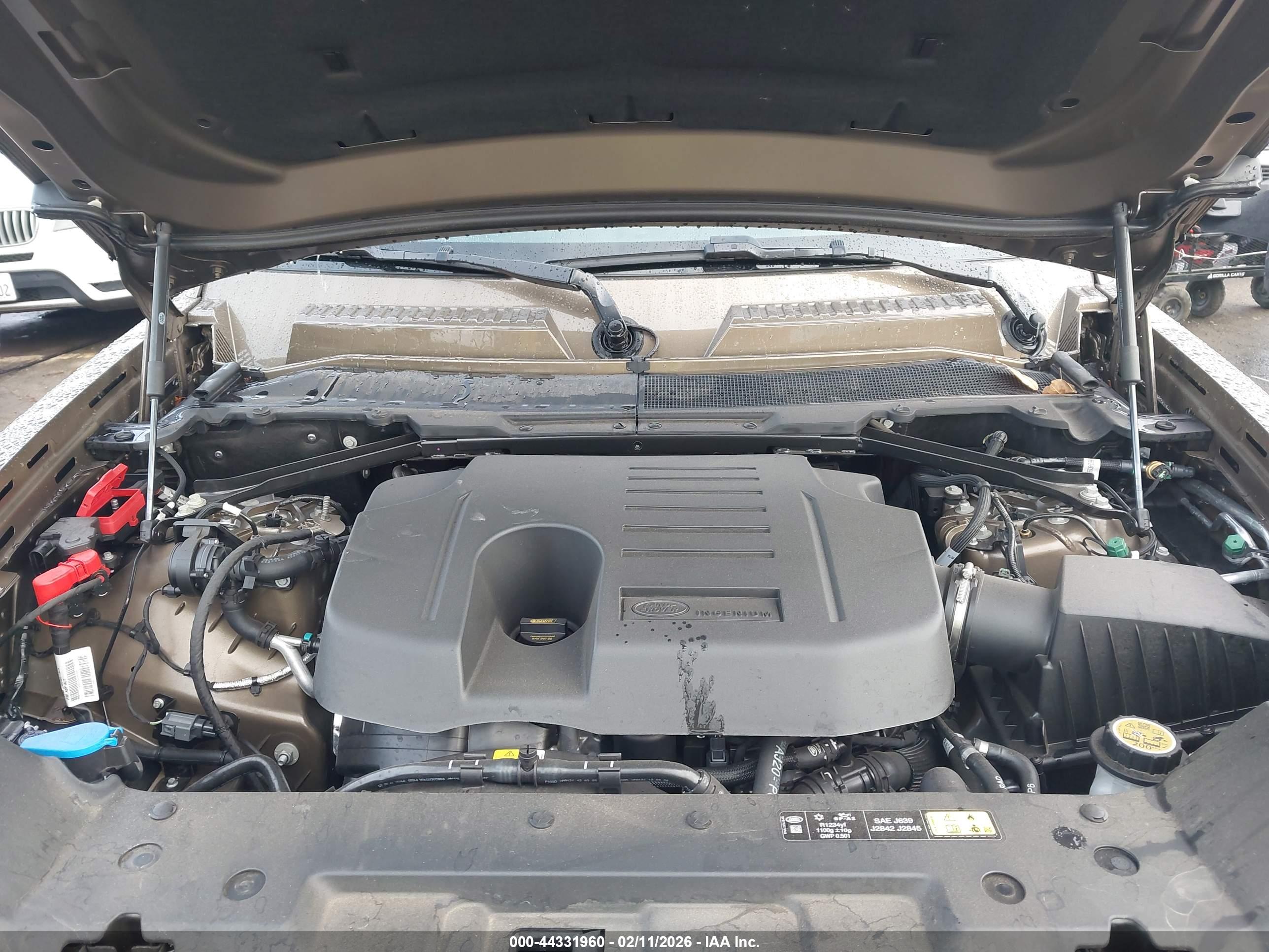 LAND ROVER image 10