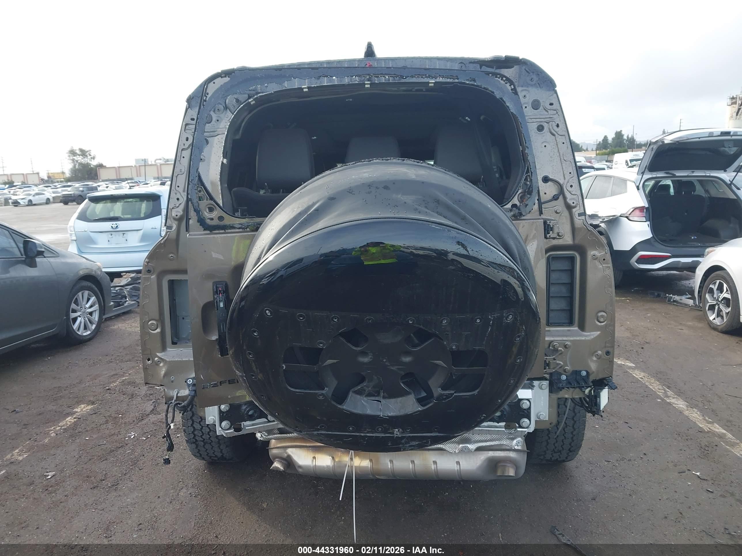 LAND ROVER image 6