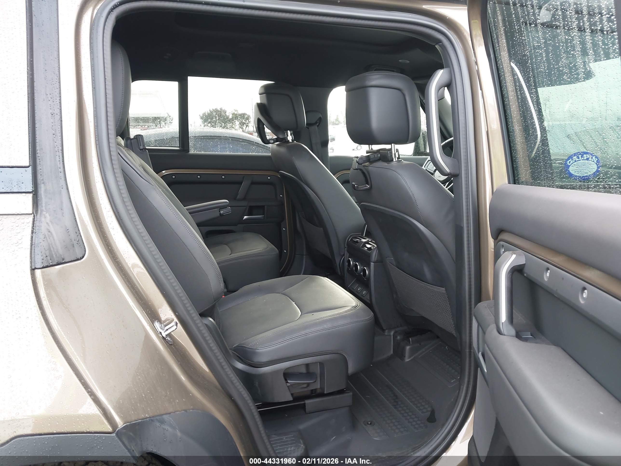 LAND ROVER image 8