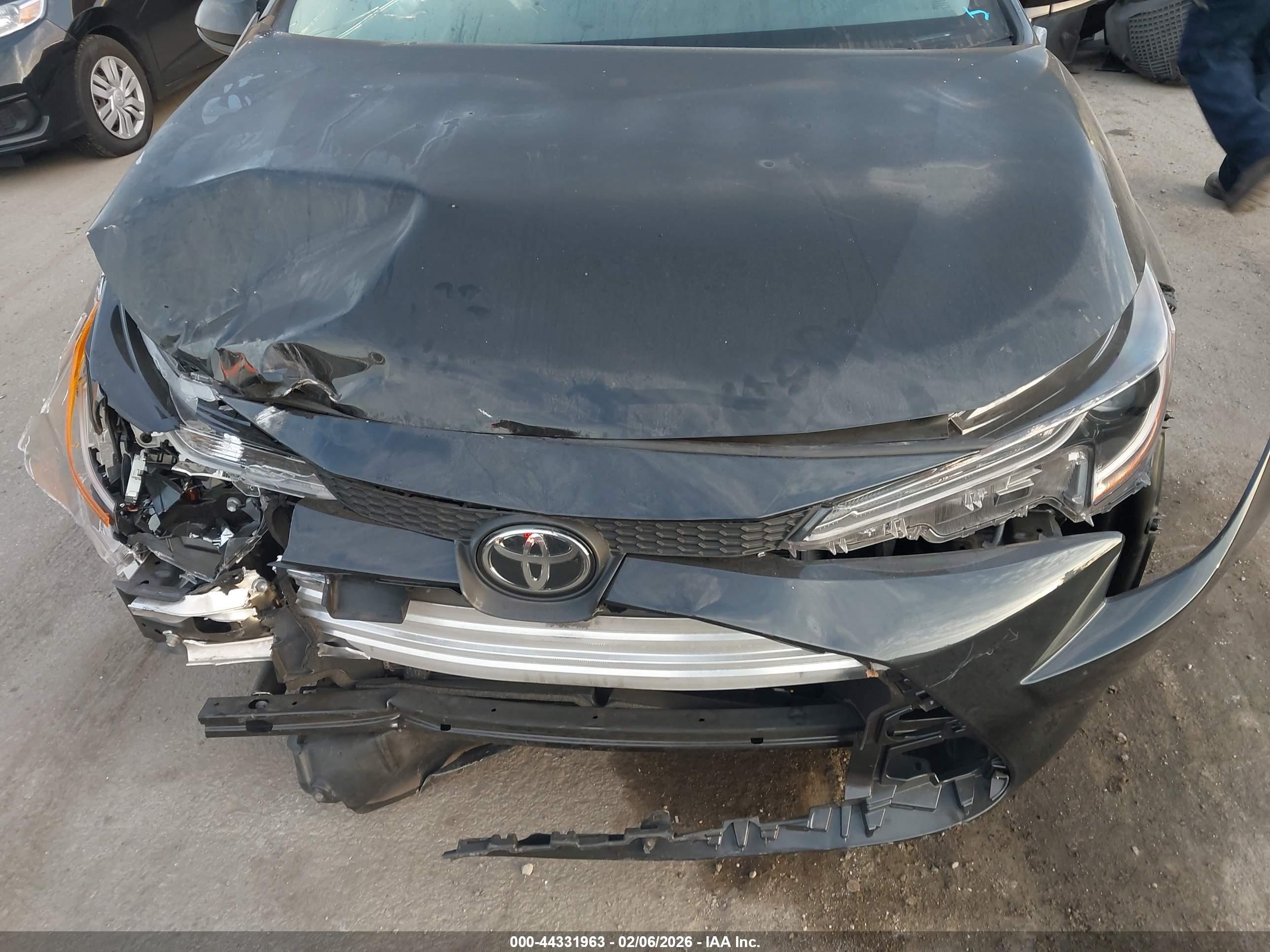 TOYOTA COROLLA image 6