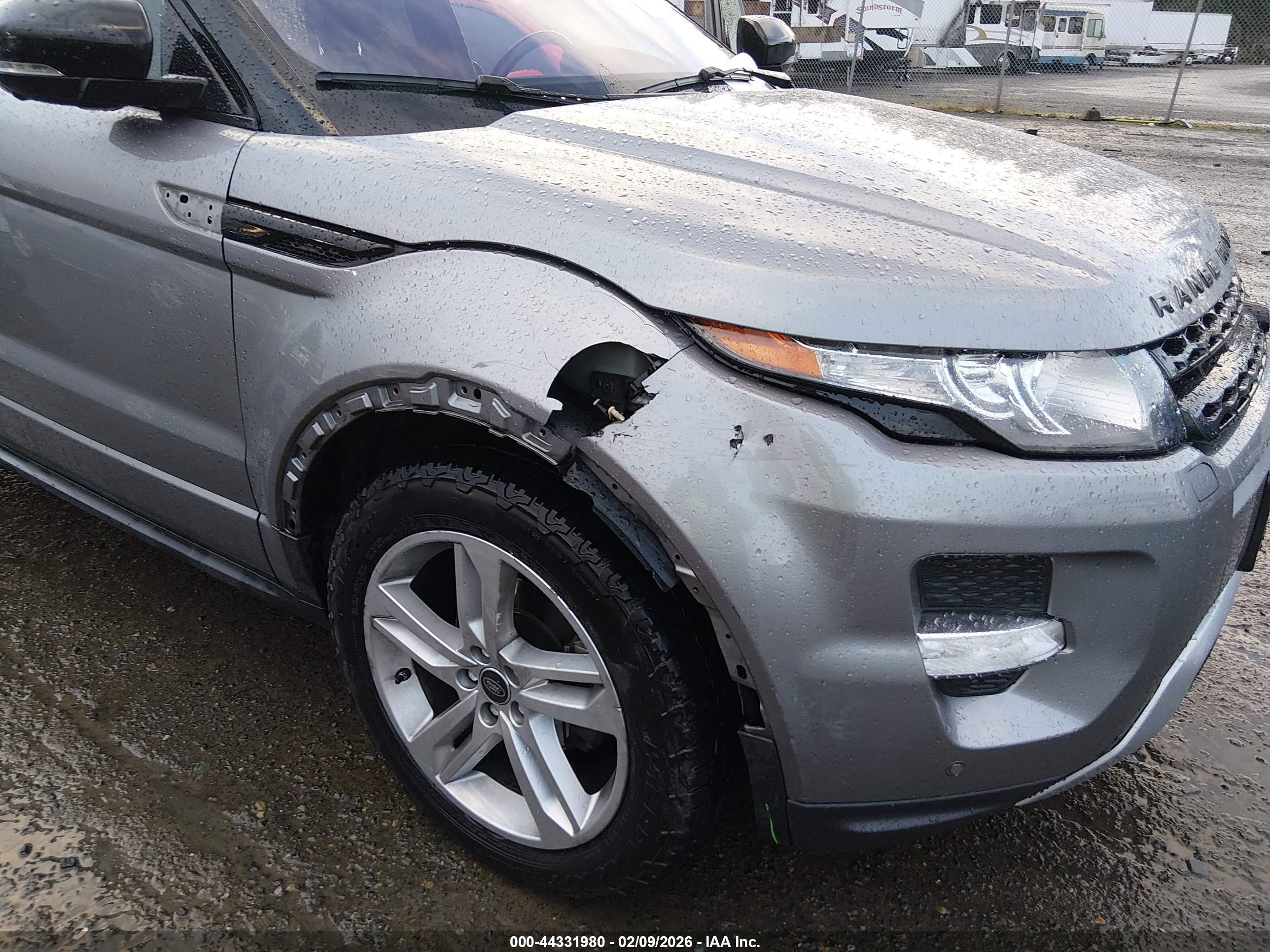 LAND ROVER image 6