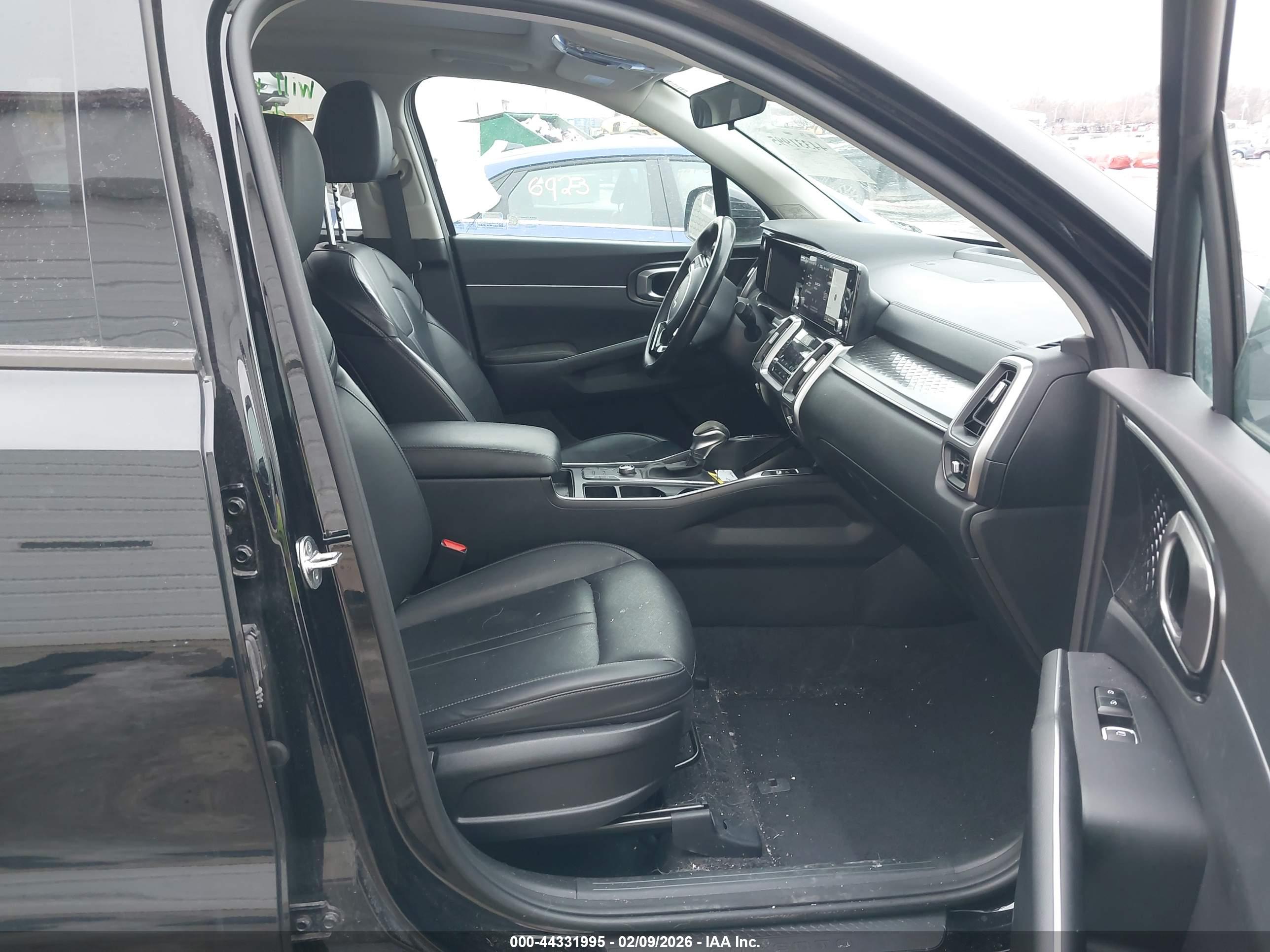 KIA SORENTO image 5